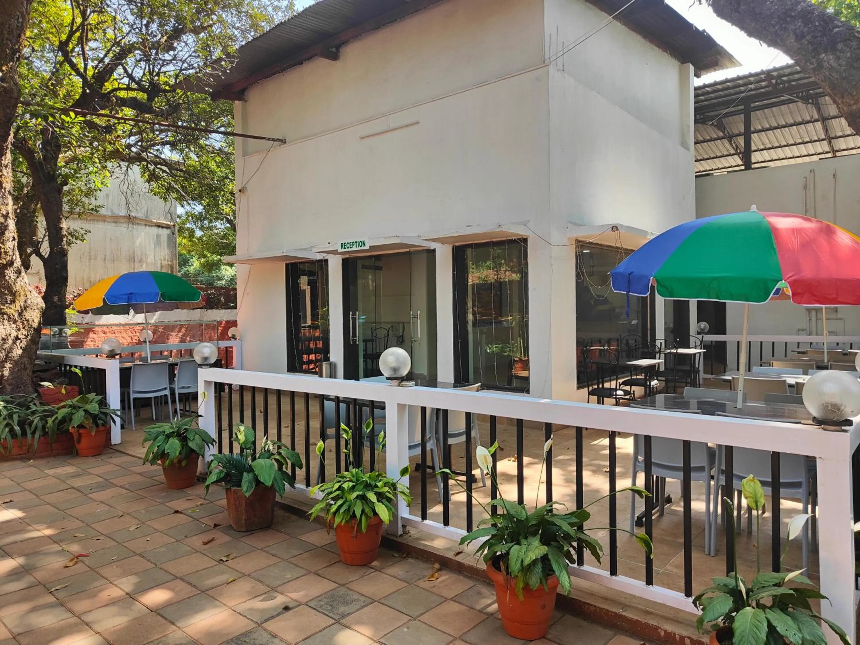 Restaurant/places to eat in Rain Raga Resort