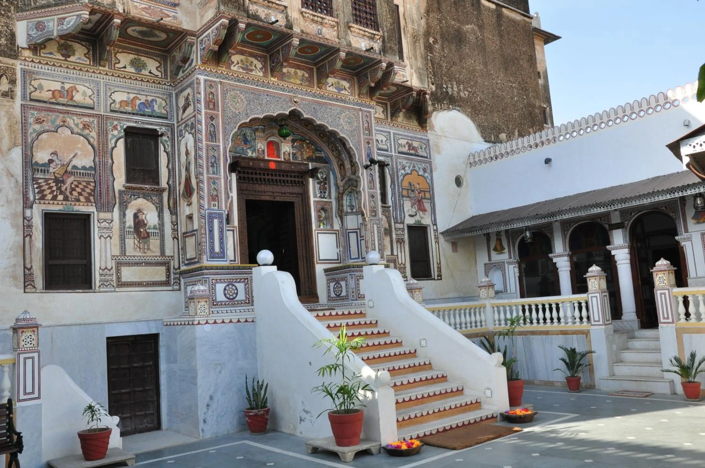 Facade/entrance in Hotel Radhika Haveli, Mandawa
