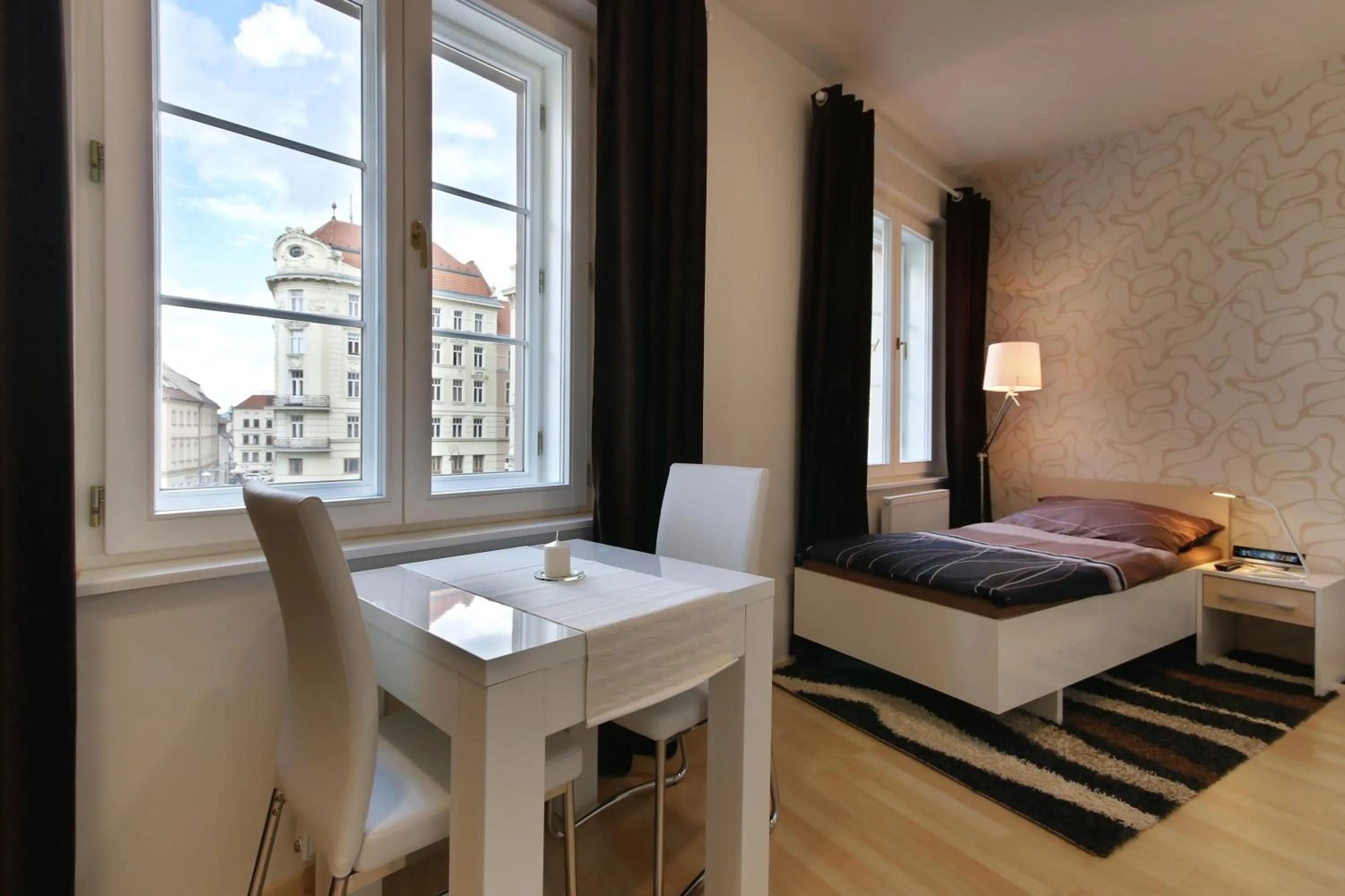 Day in Atrium Apartments