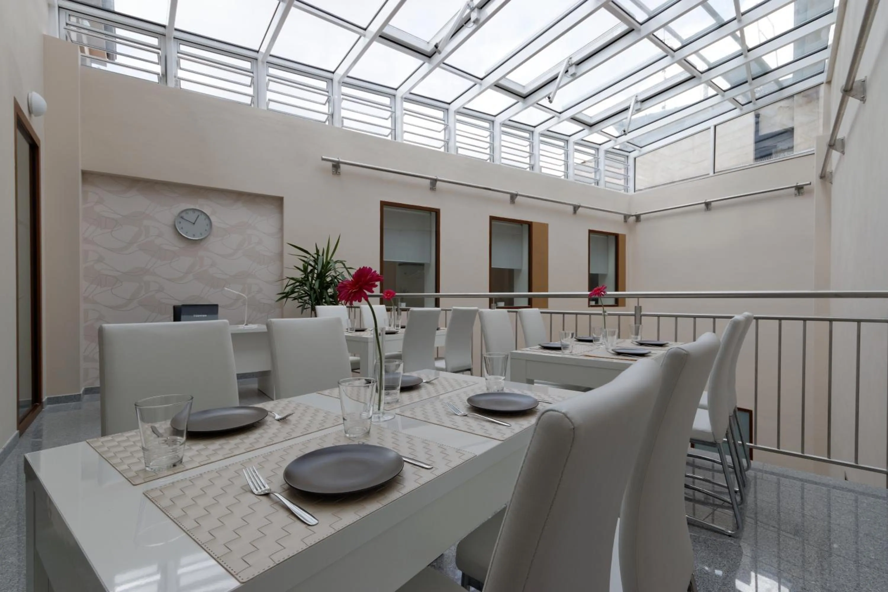 Restaurant/places to eat in Atrium Apartments