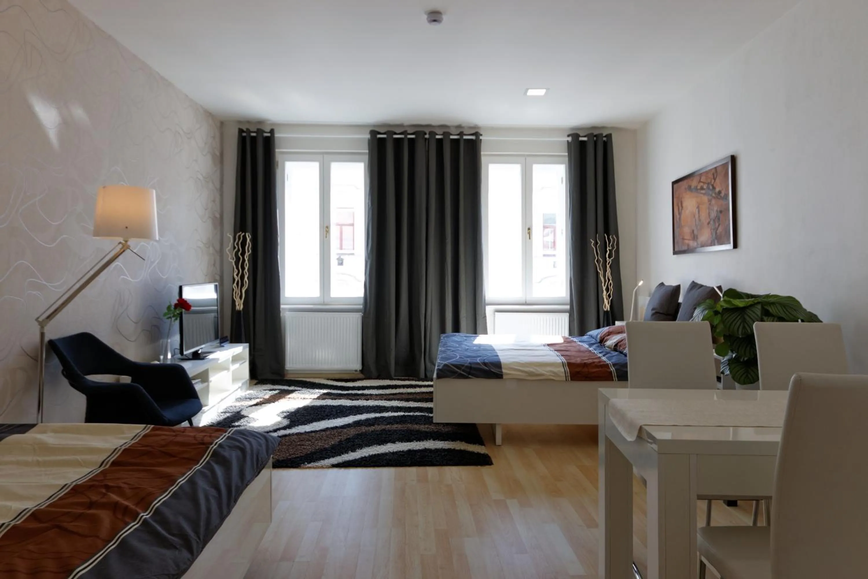 Day in Atrium Apartments