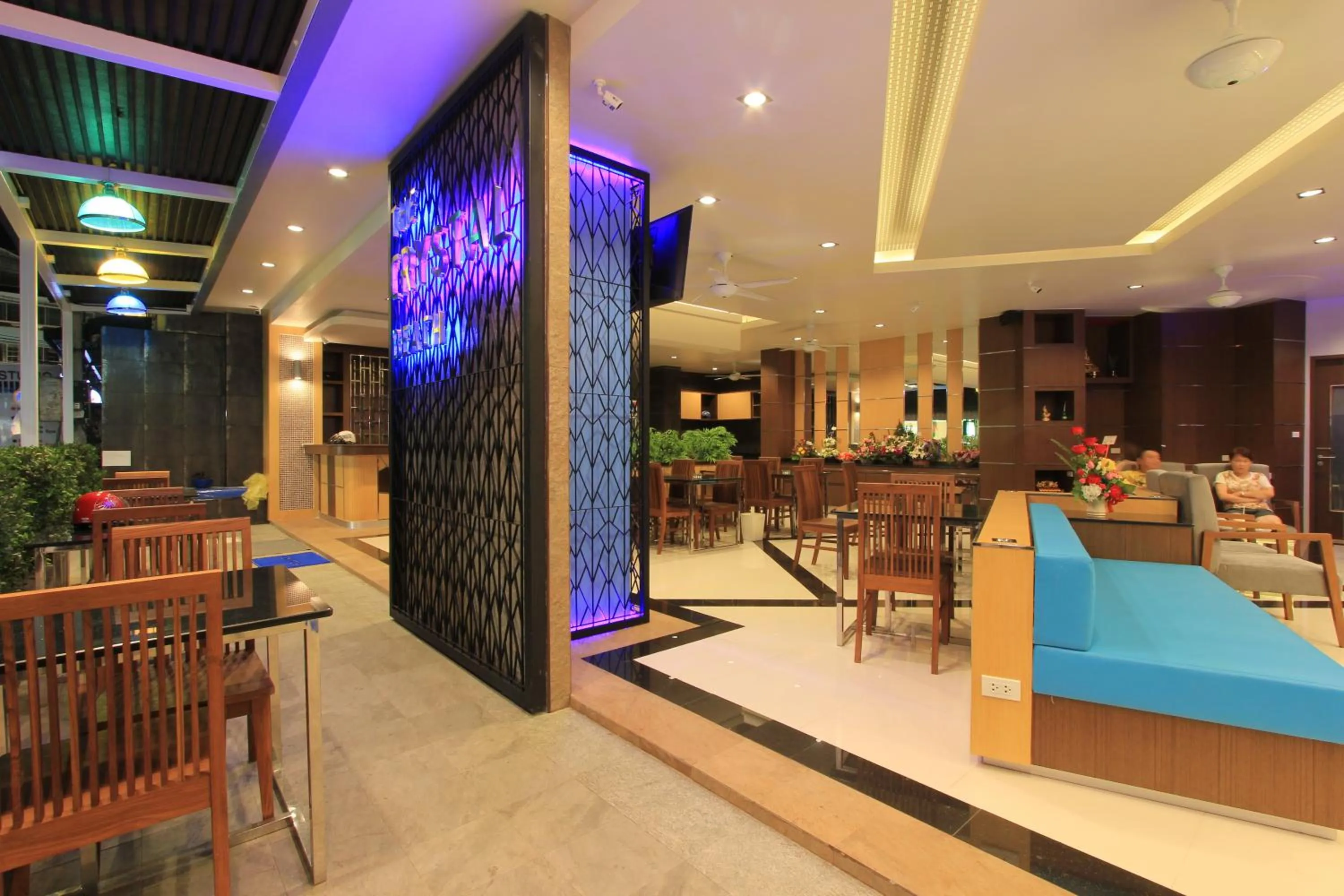 Restaurant/places to eat in The Crystal Beach Hotel