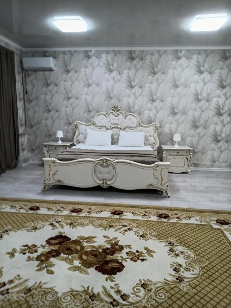 Golden Horse Hotel