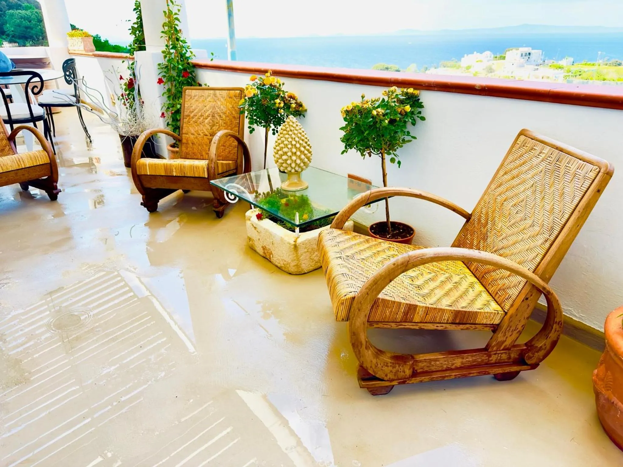 Balcony/Terrace in Scala Fenicia 14 by CapriRooms