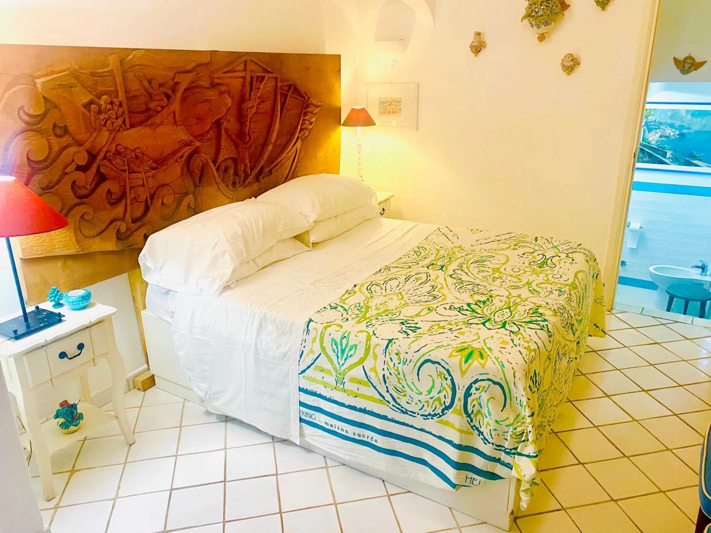 Bedroom in Scala Fenicia 14 by CapriRooms