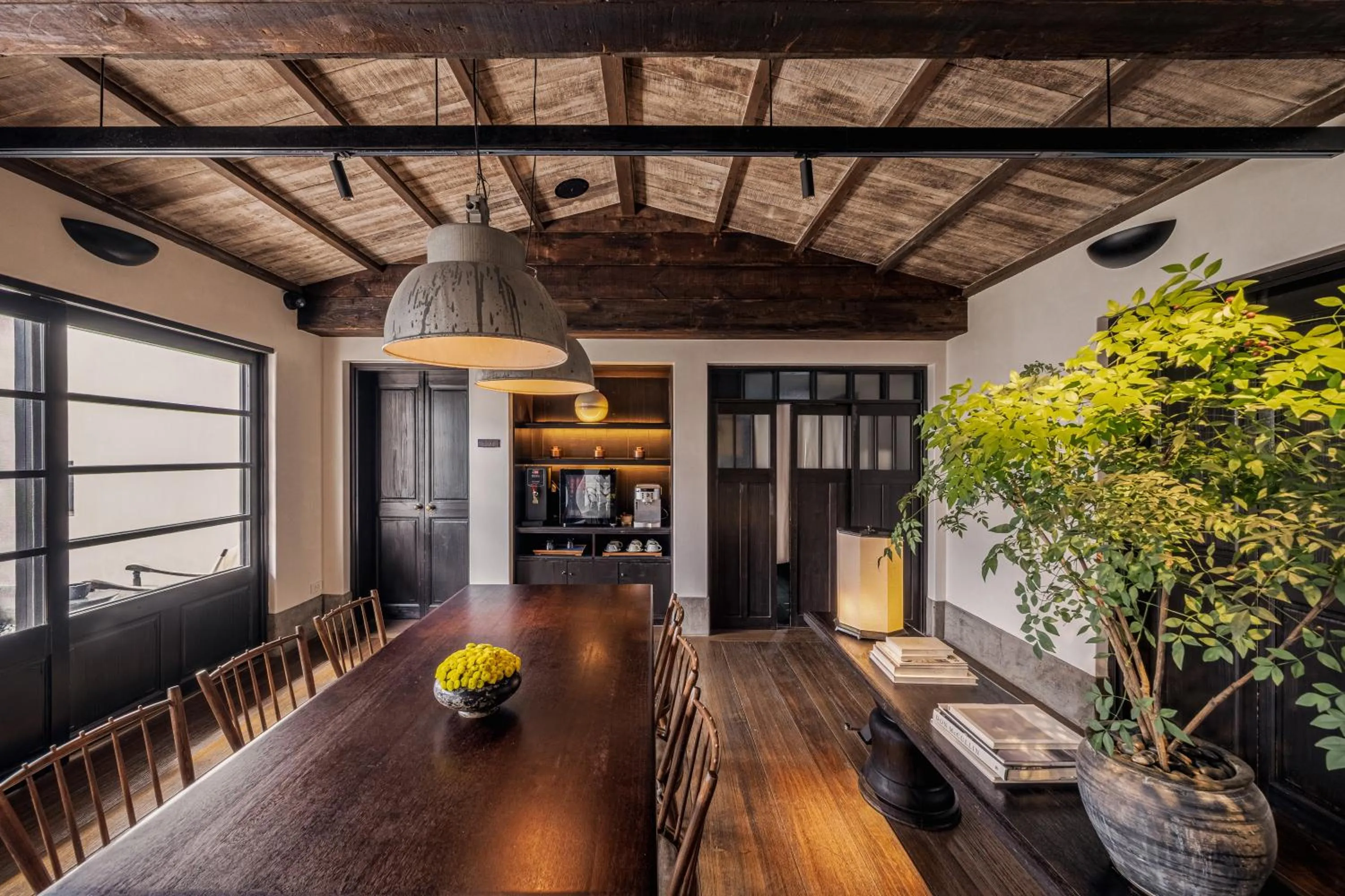 Seating area in Dali Ancient Town Anyu Hotel