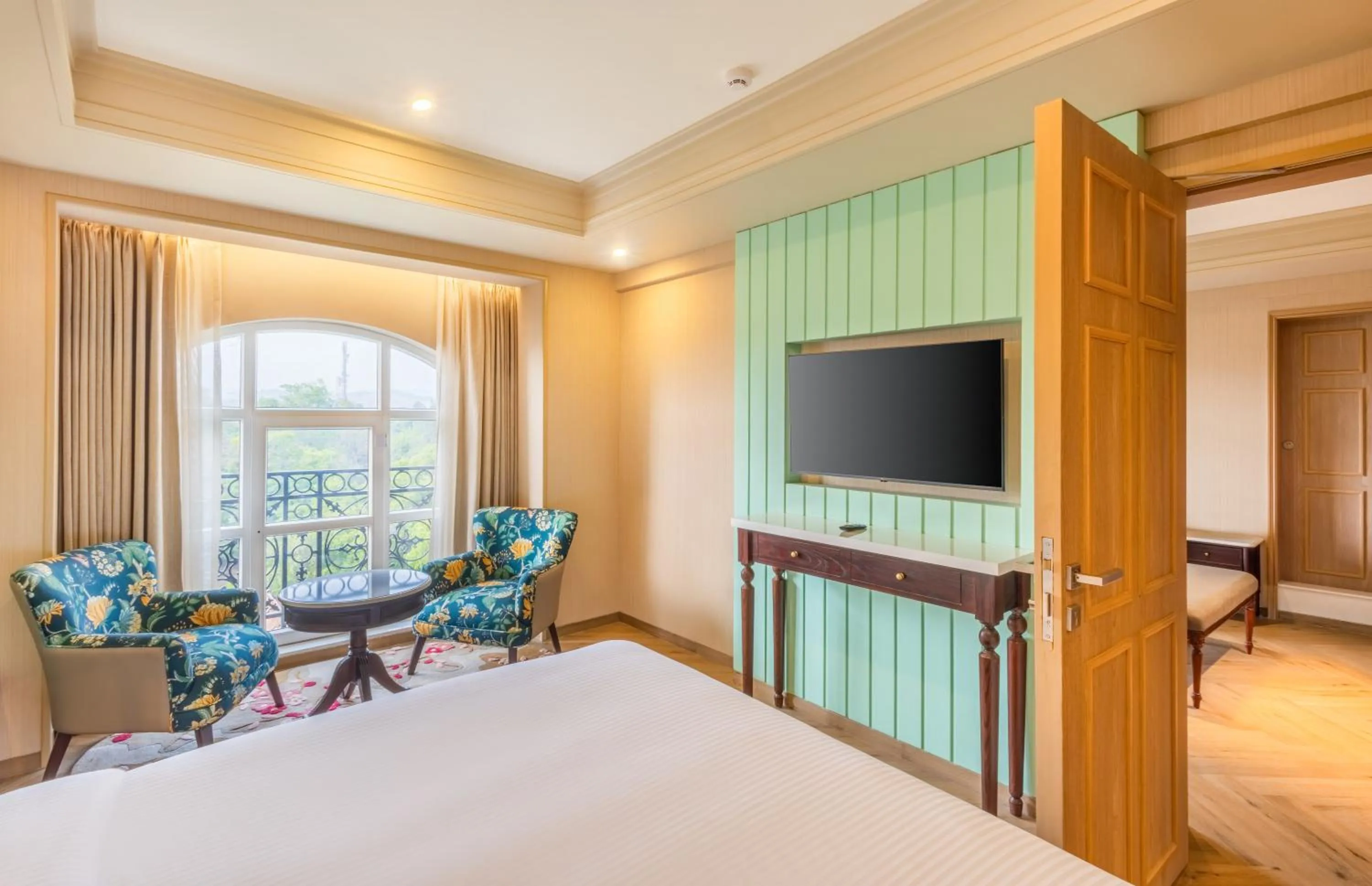 Bedroom, Bed in Enrise by Sayaji Lonavala