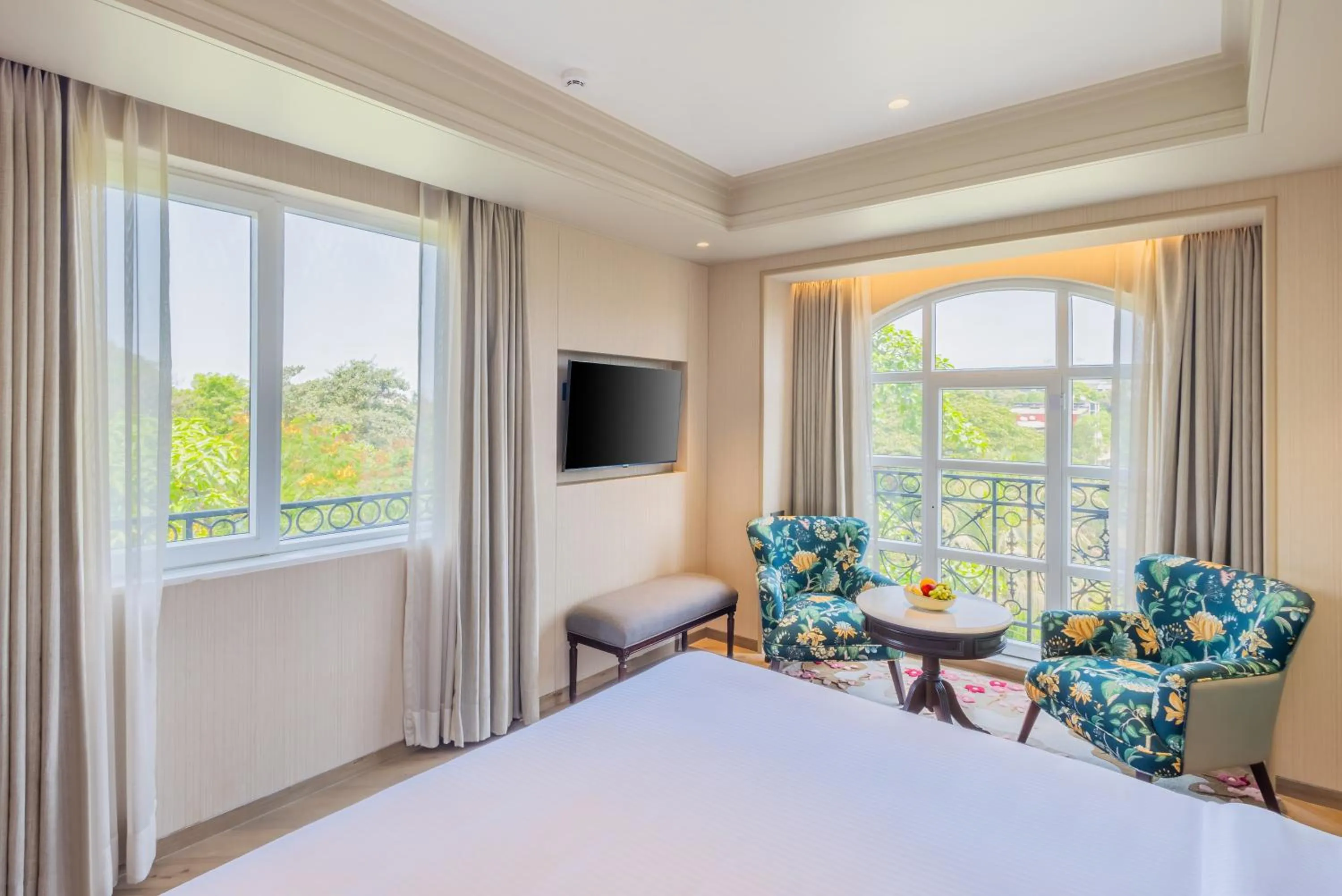 Bedroom, Bed in Enrise by Sayaji Lonavala