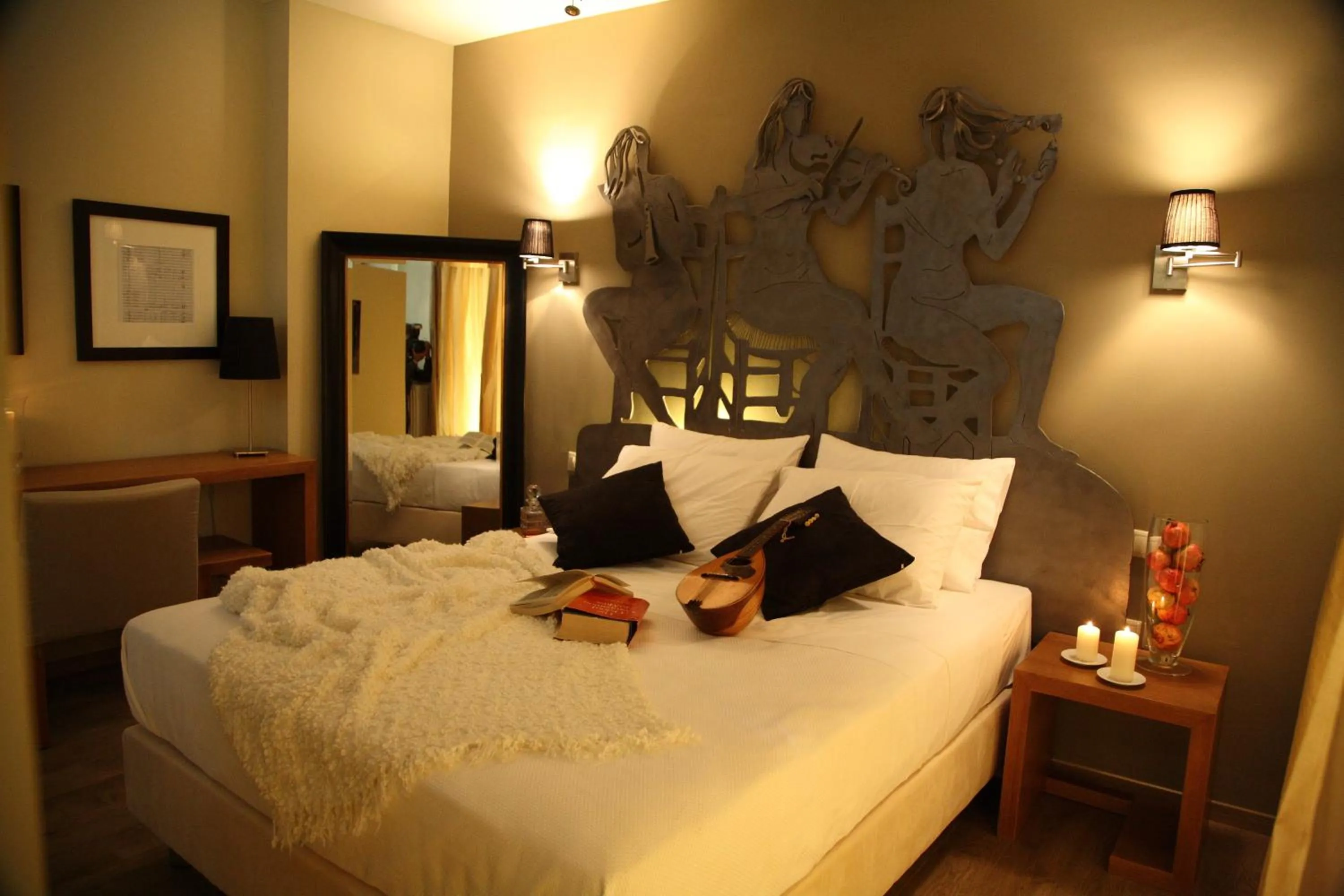 Photo of the whole room, Bed in Mousiko Pandoxeio