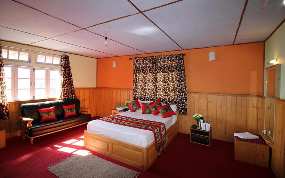 Rufina Royal Lachung