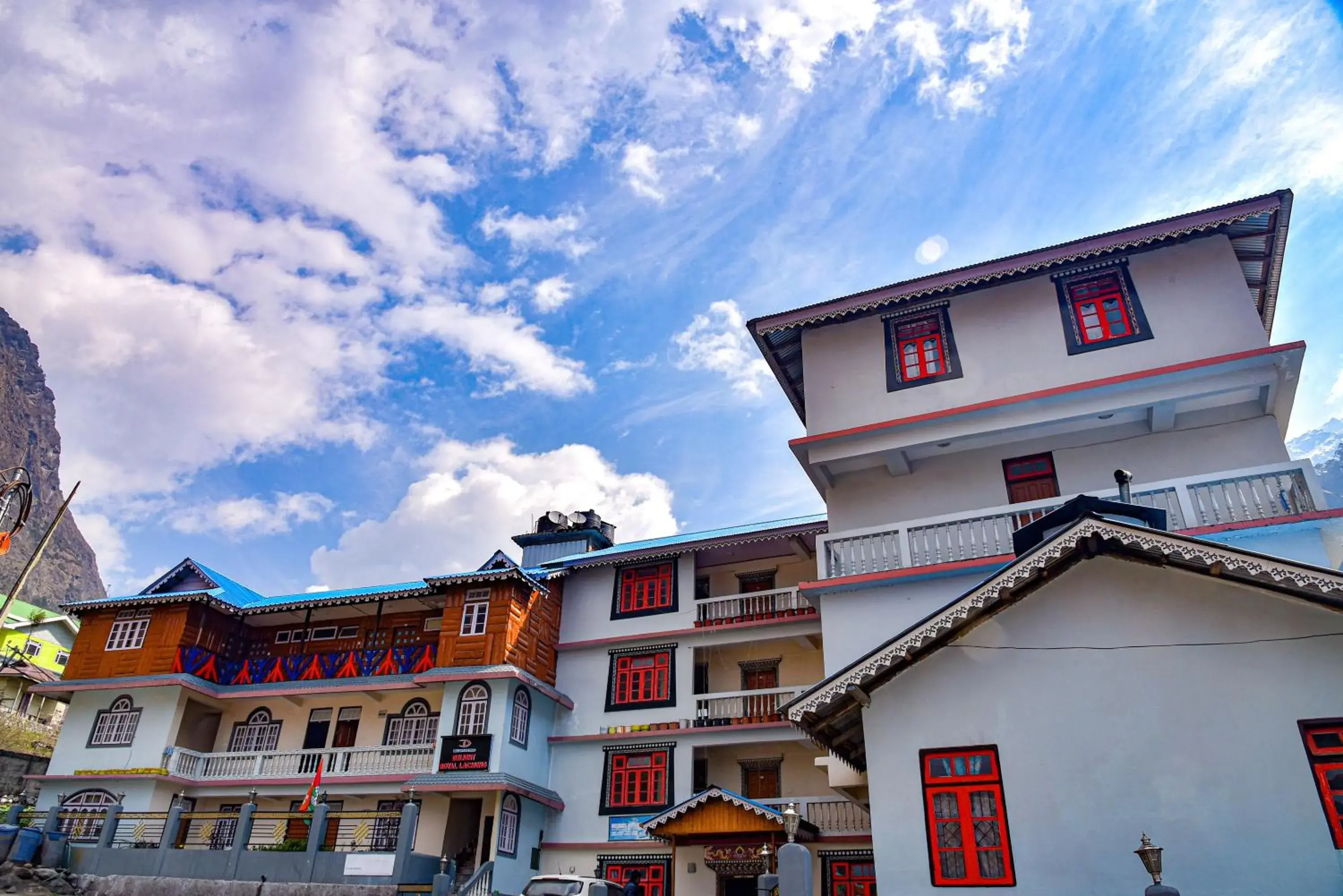 Rufina Royal Lachung Rufina Royal Lachung