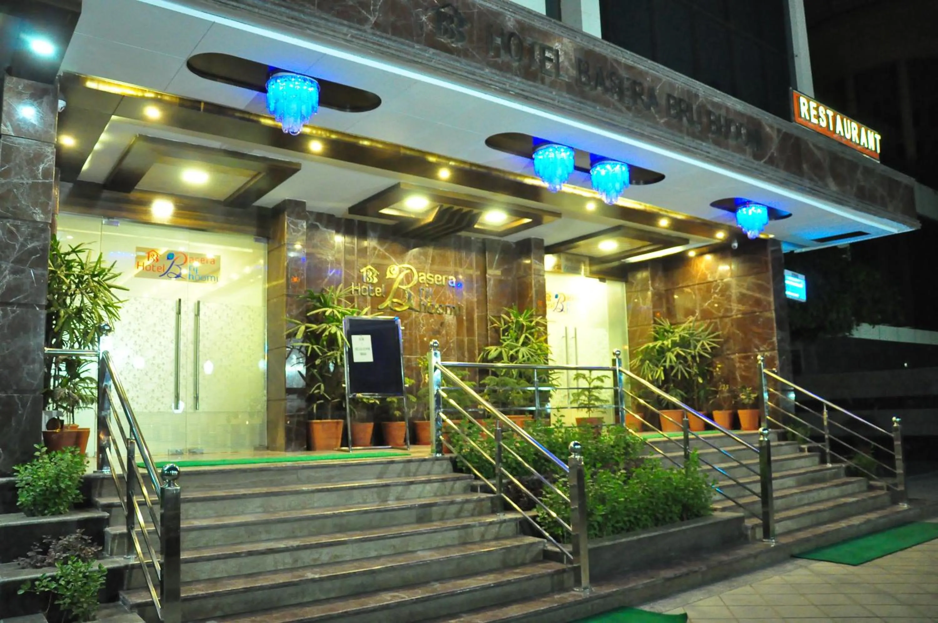 Facade/entrance in Hotel Basera Brij Bhoomi Vrindavan