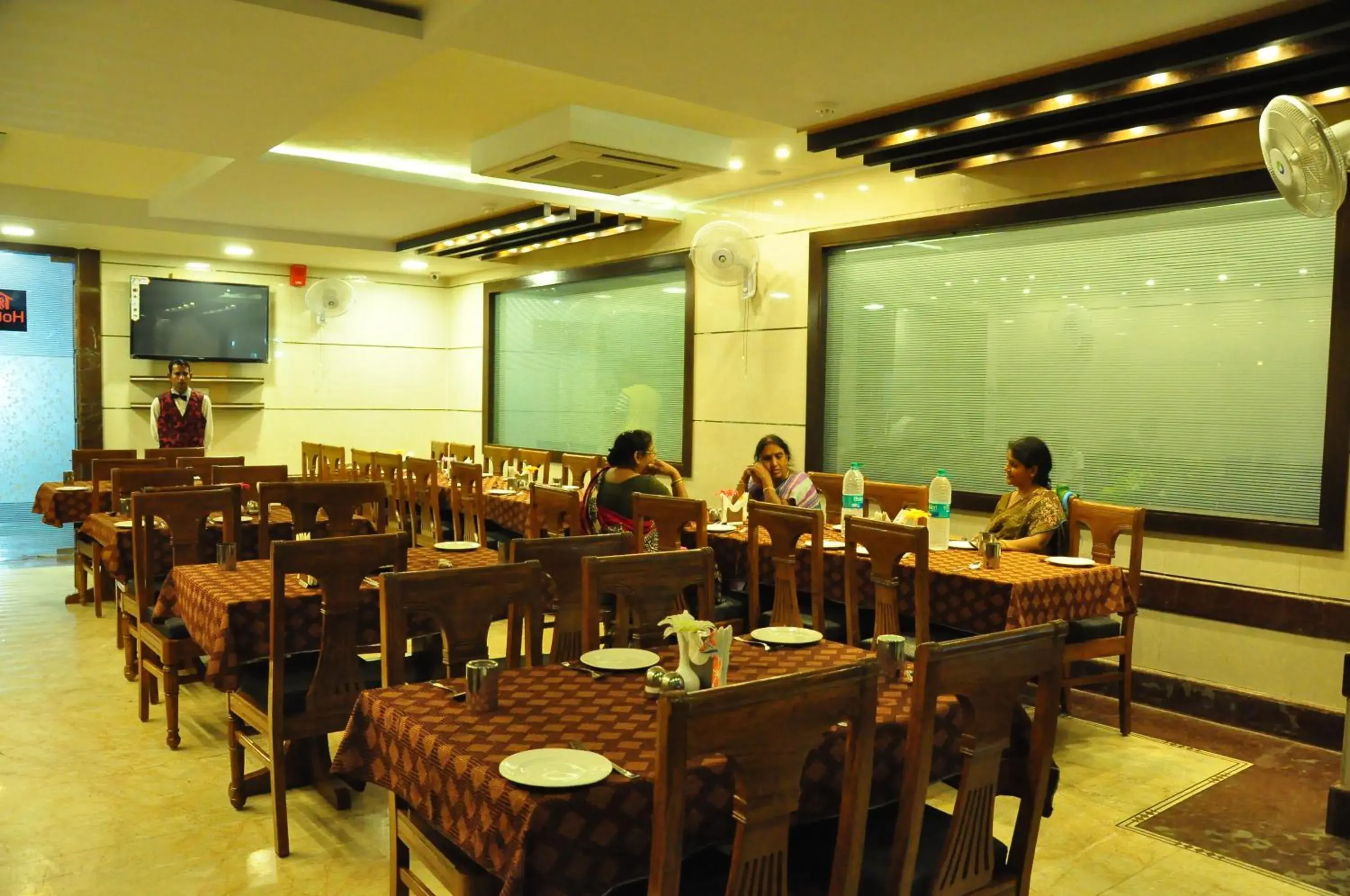 Restaurant/places to eat in Hotel Basera Brij Bhoomi Vrindavan Restaurant/places to eat in Hotel Basera Brij Bhoomi Vrindavan