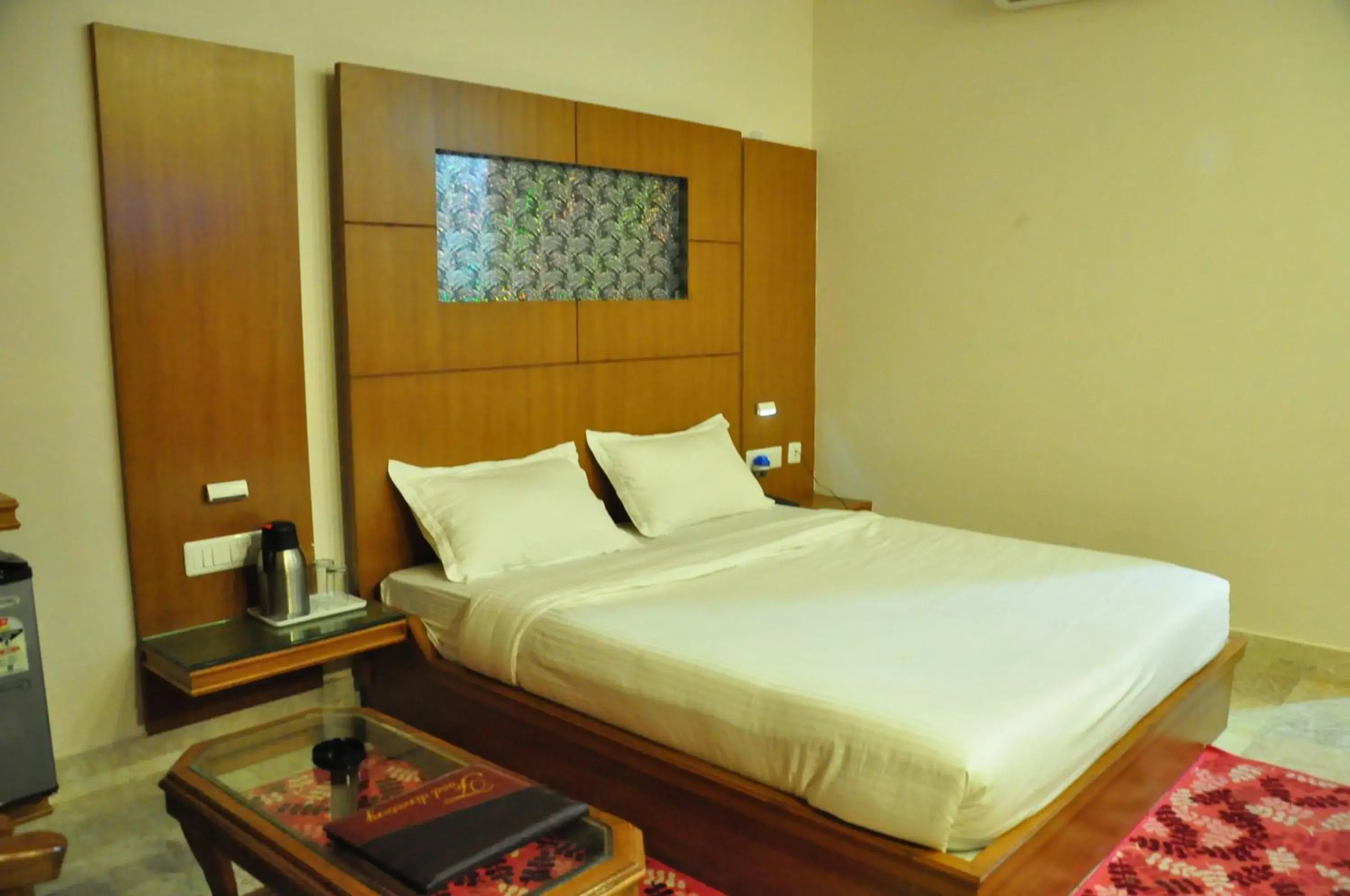 Bedroom, Bed in Hotel Basera Brij Bhoomi Vrindavan Bedroom, Bed in Hotel Basera Brij Bhoomi Vrindavan