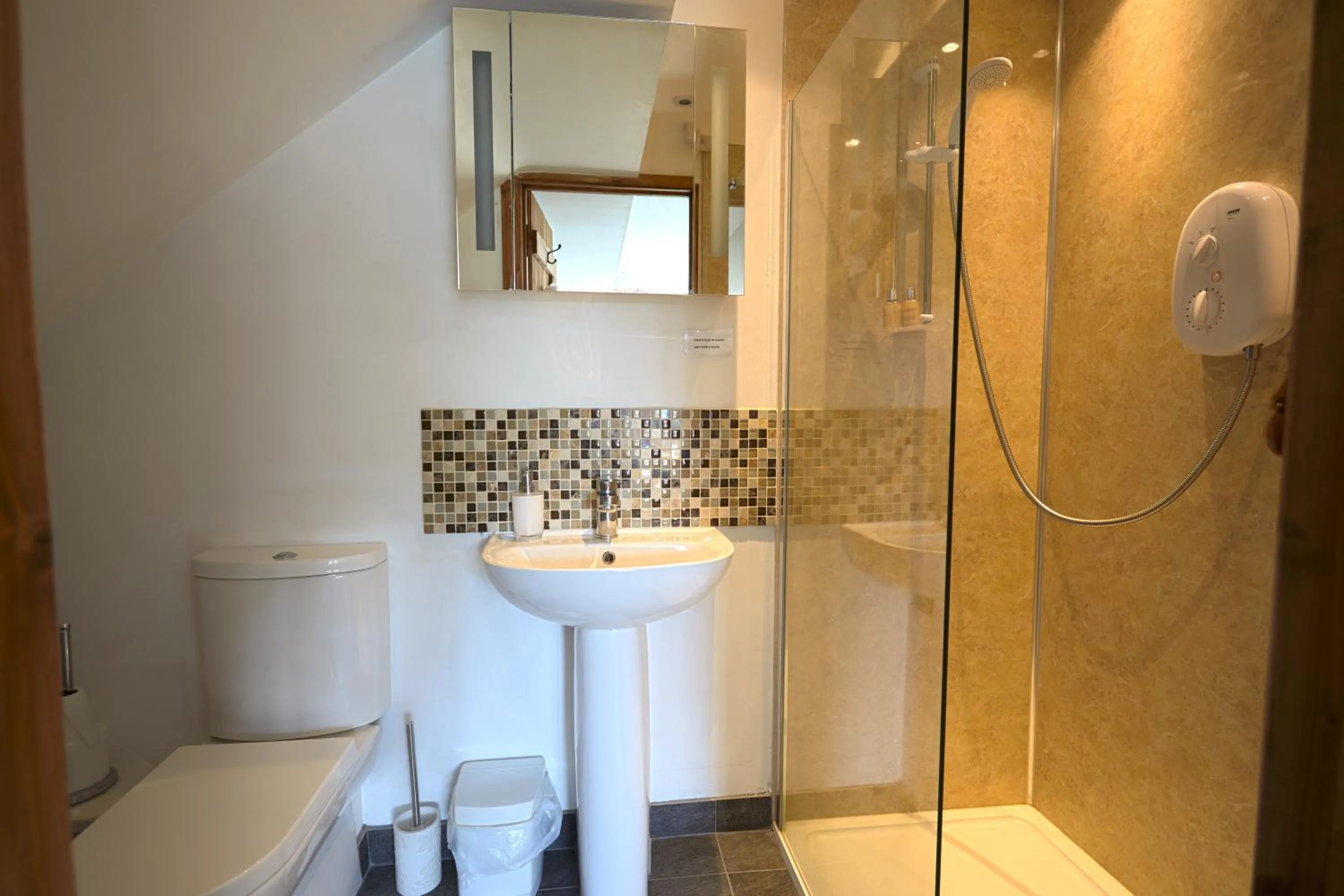 Bathroom in Strawberry Cottage B&B