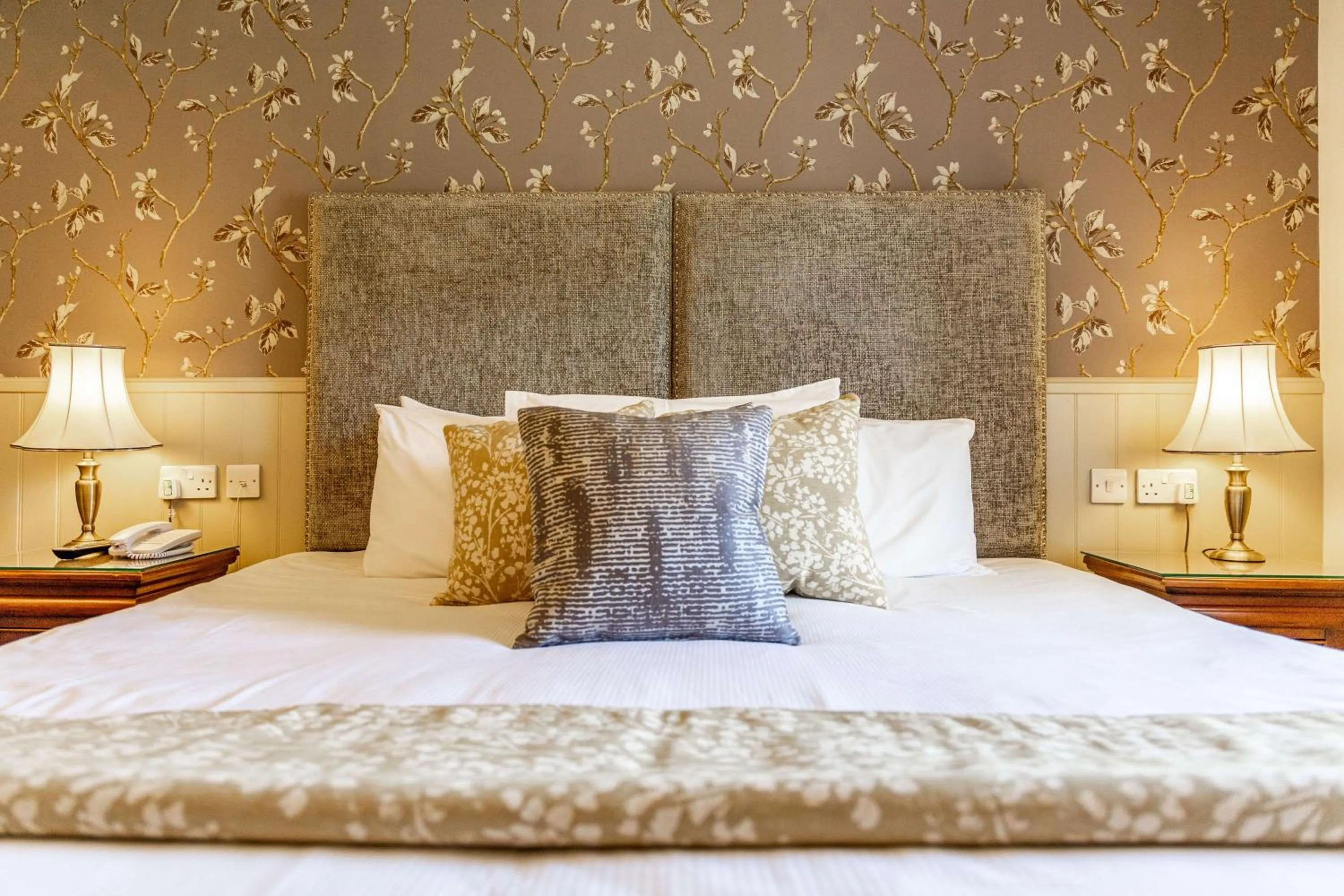 Bedroom, Bed in Leigh Park Country House Hotel & Vineyard, BW Signature Collection