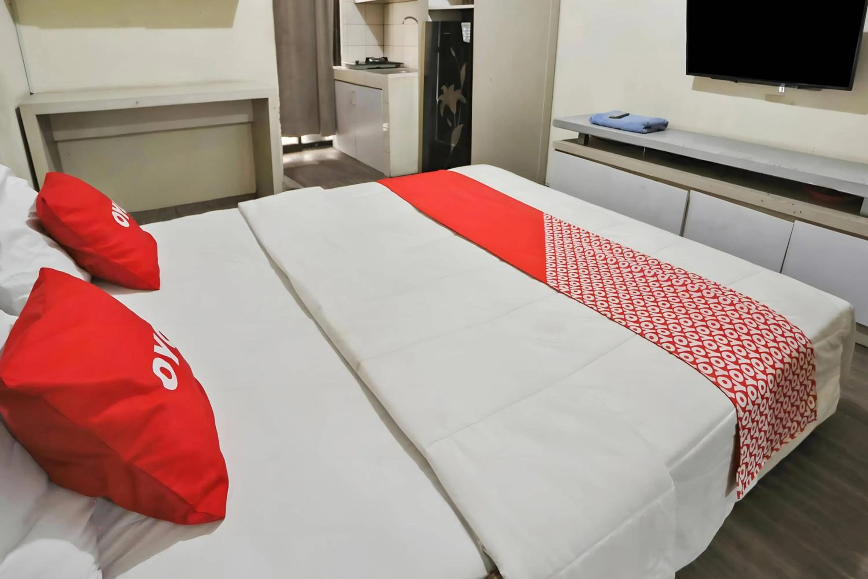 Bedroom, Bed in Hotel O Kemang View By Room 88