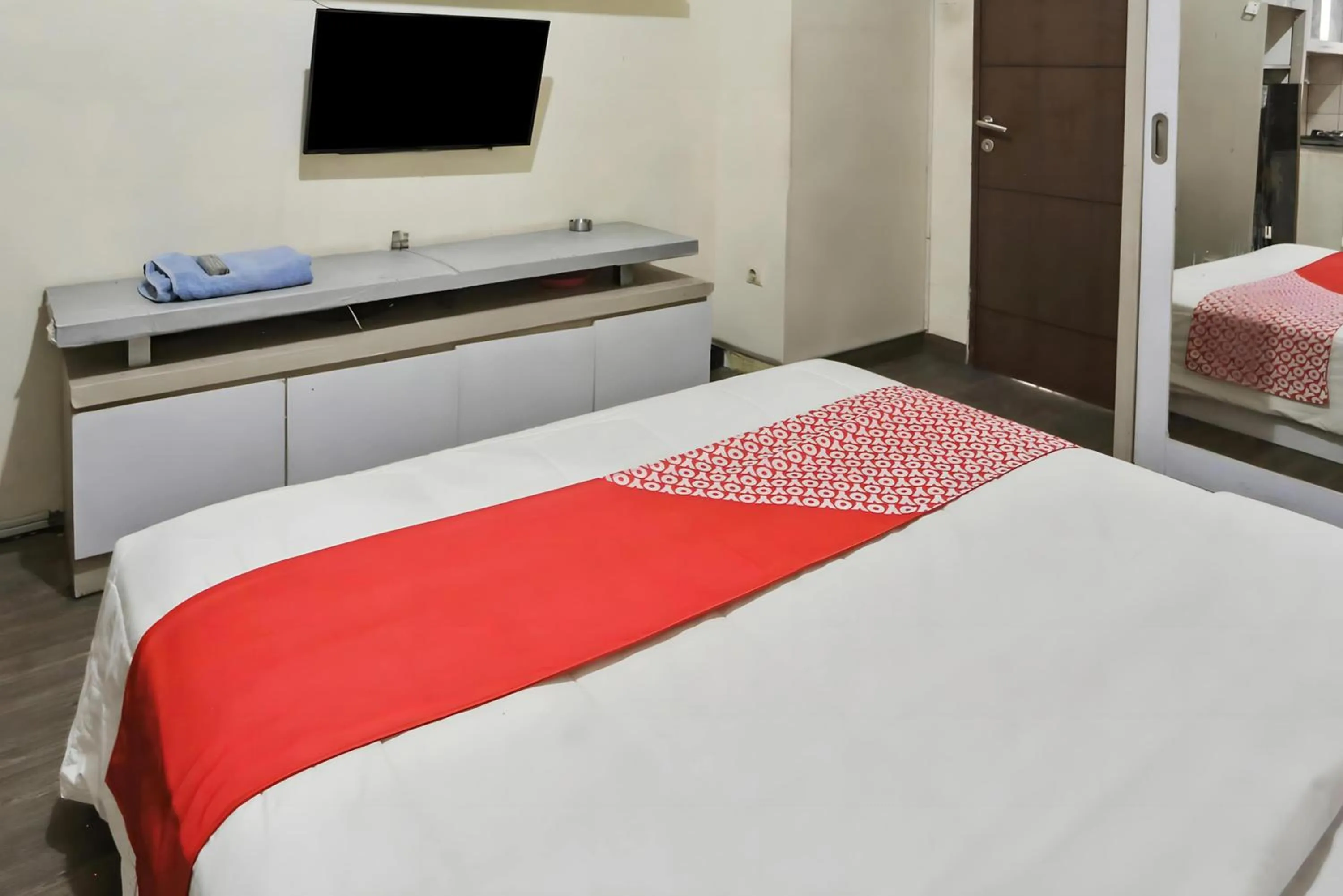 Bedroom, Bed in Hotel O Kemang View By Room 88