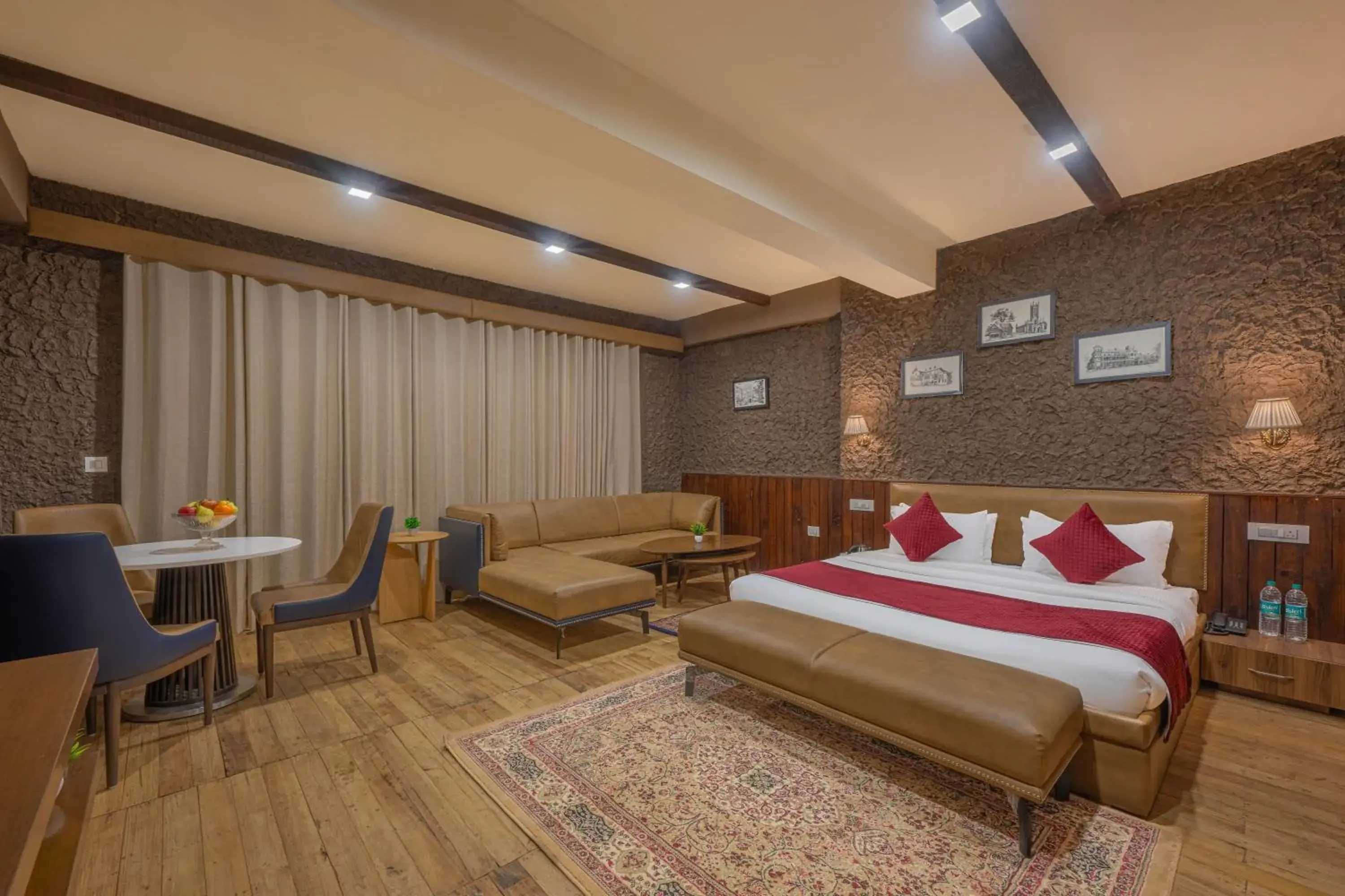 Bed in Hotel Wood Winds - A Best Valley View Hotel Bed in Hotel Wood Winds - A Best Valley View Hotel