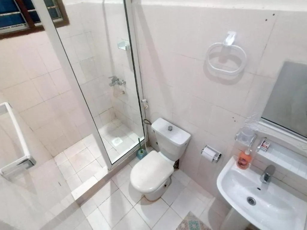 Bathroom in Varadero Zanzibar Hotel