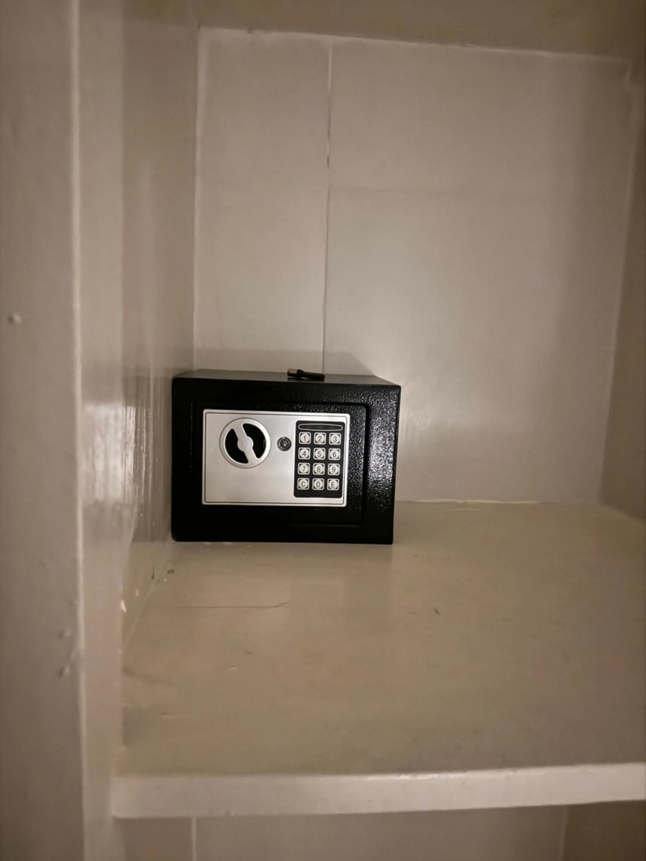 safe in Varadero Zanzibar Hotel