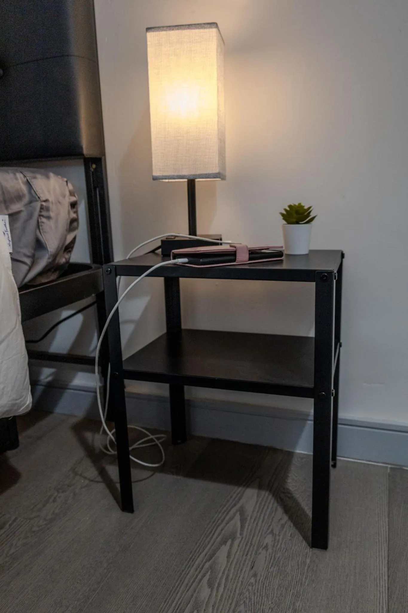 Photo of the whole room, Bed in SHORE VISTA LODGE