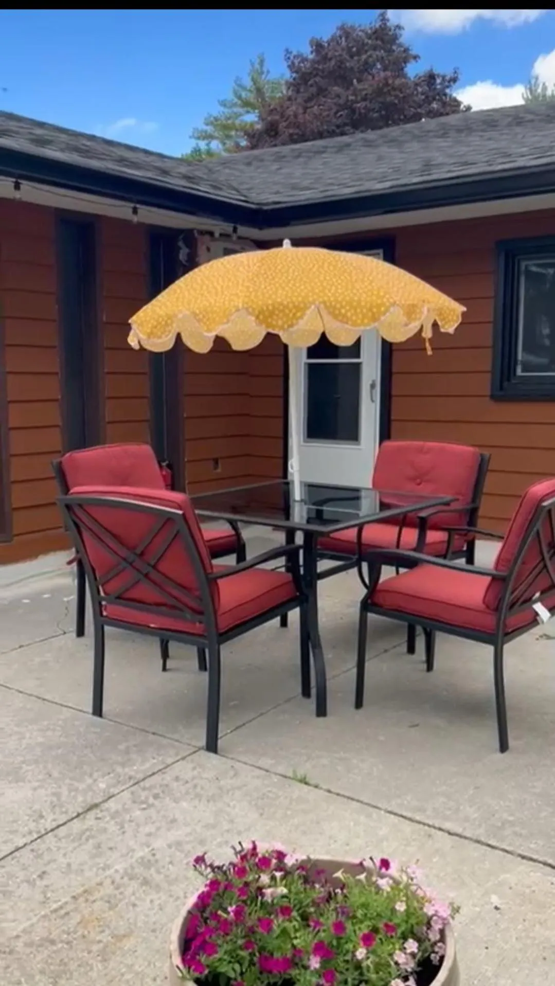 Patio in SHORE VISTA LODGE