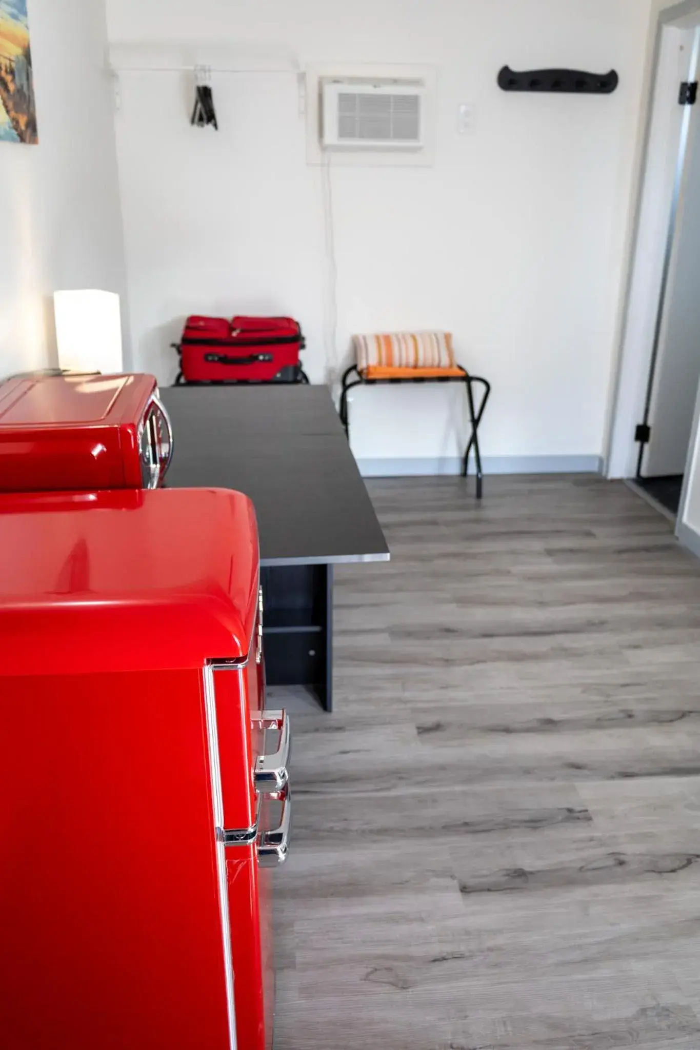 Living room in SHORE VISTA LODGE Living room in SHORE VISTA LODGE