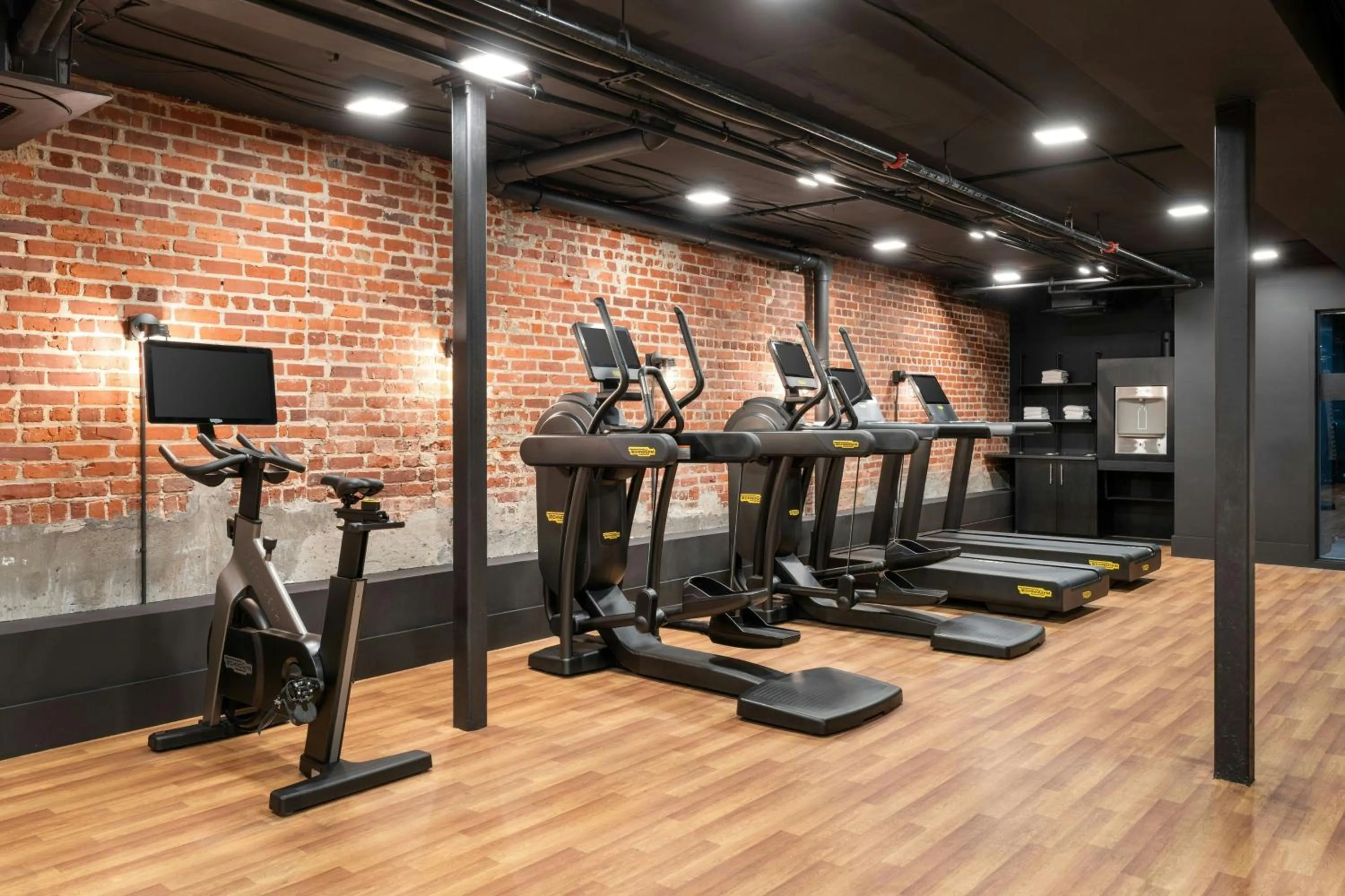 Fitness centre/facilities in Moxy Columbia Downtown
