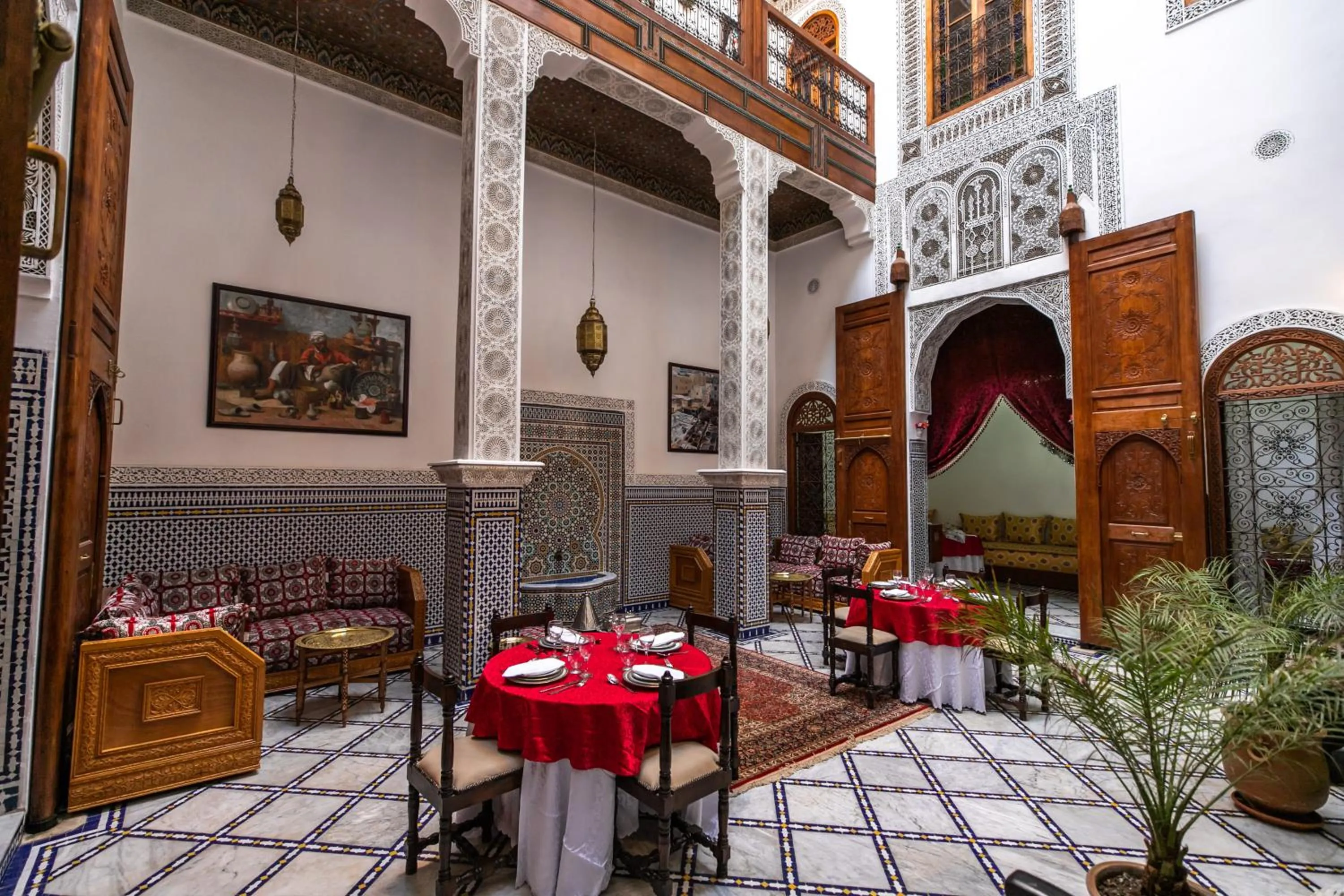 Restaurant/places to eat in Riad Jamal