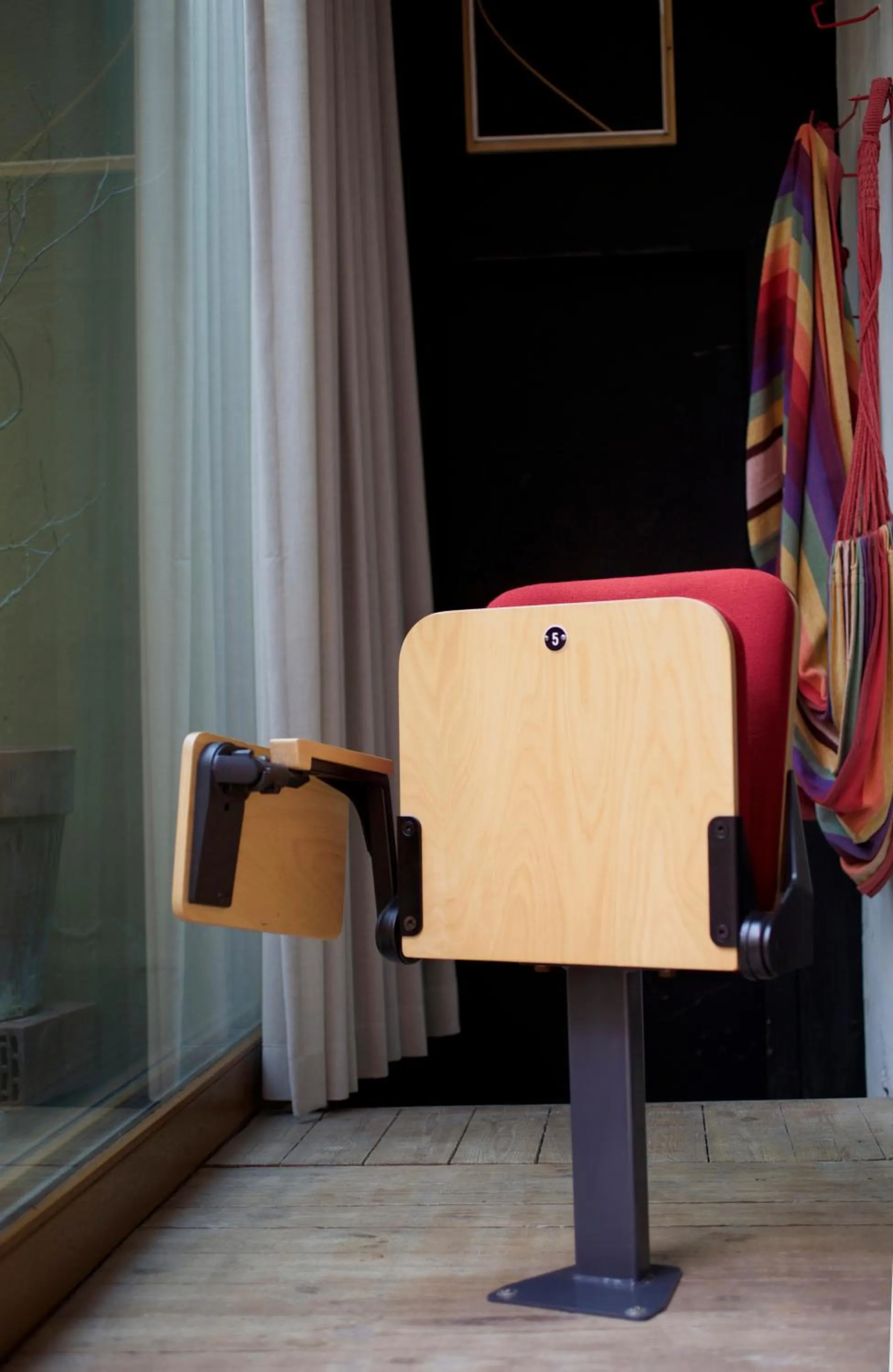 Business facilities in B'Kanal