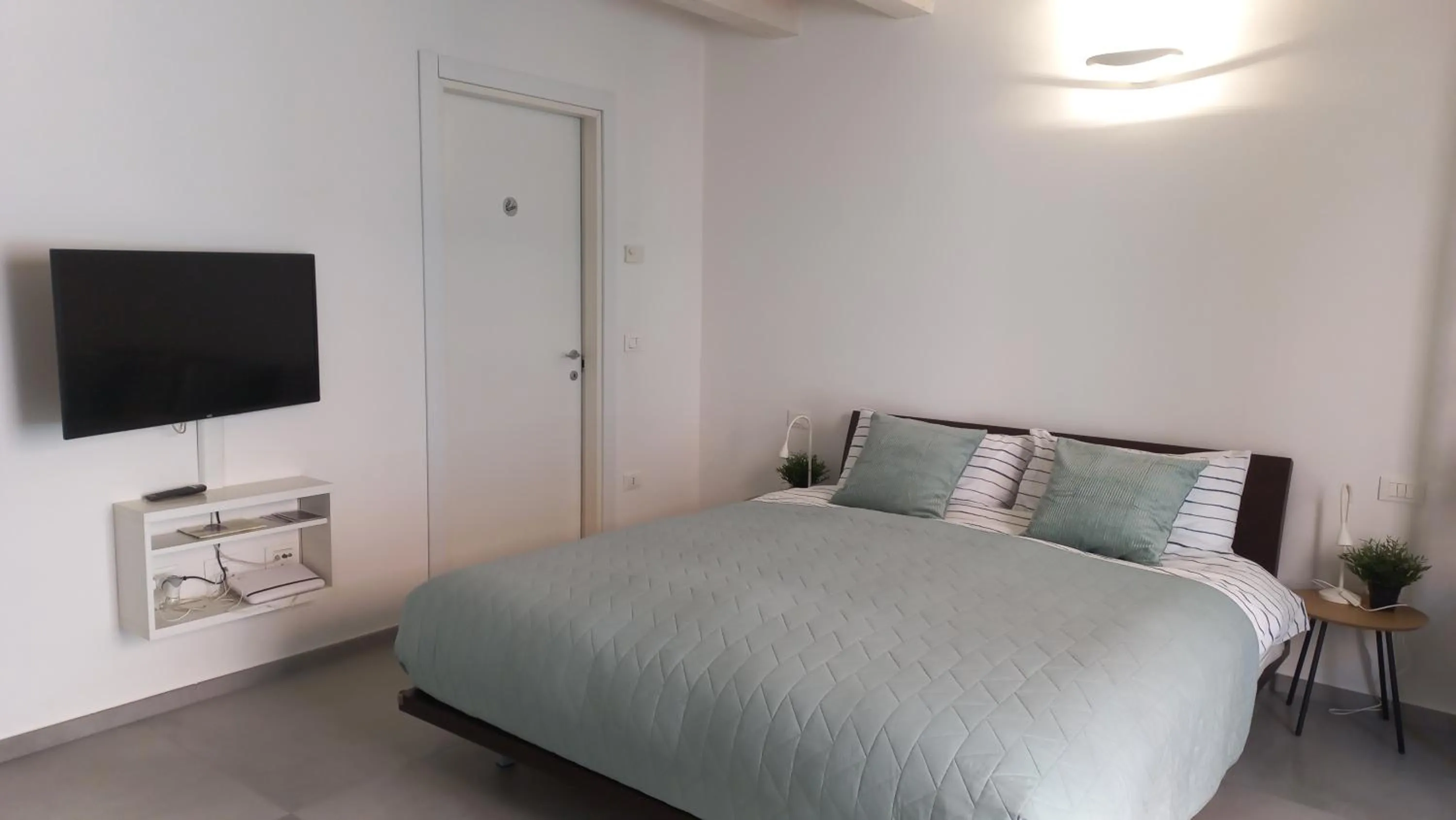 Room 28