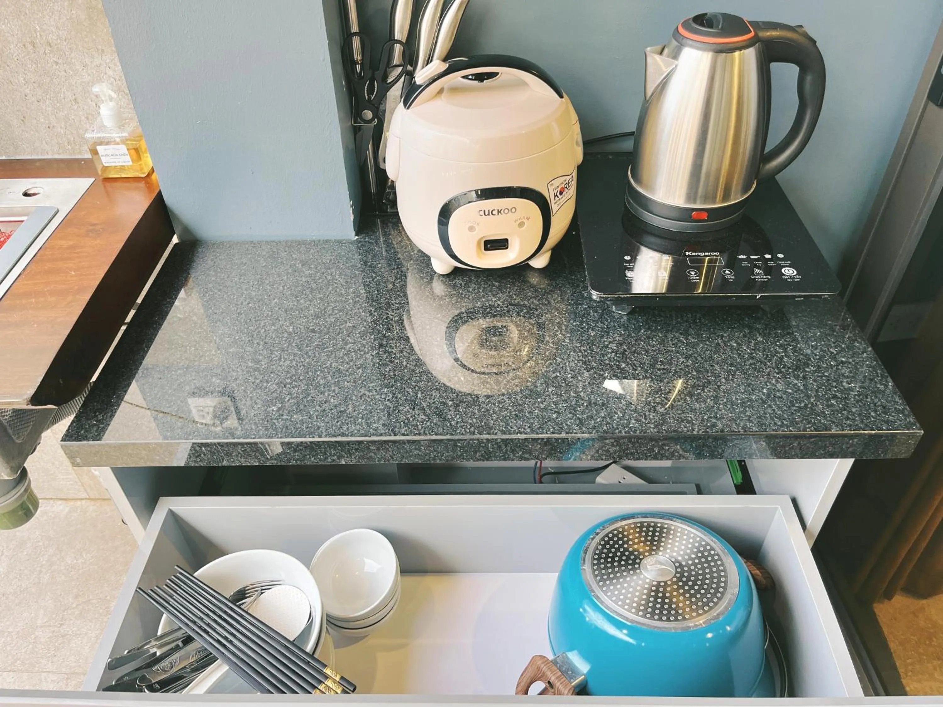 Coffee/tea facilities in The Shilla Apartment
