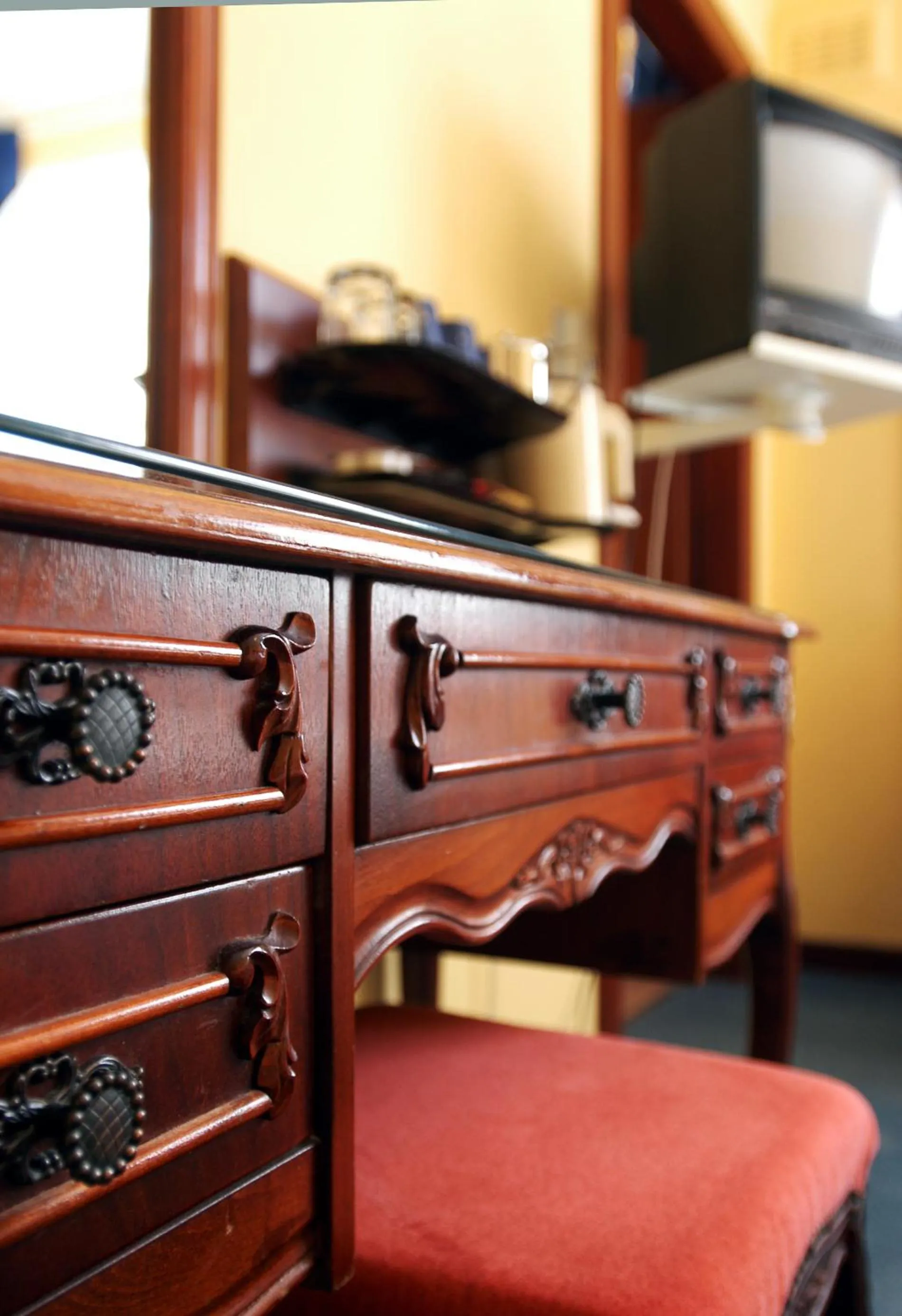 Decorative detail, TV/Entertainment Center in Duck's Inn