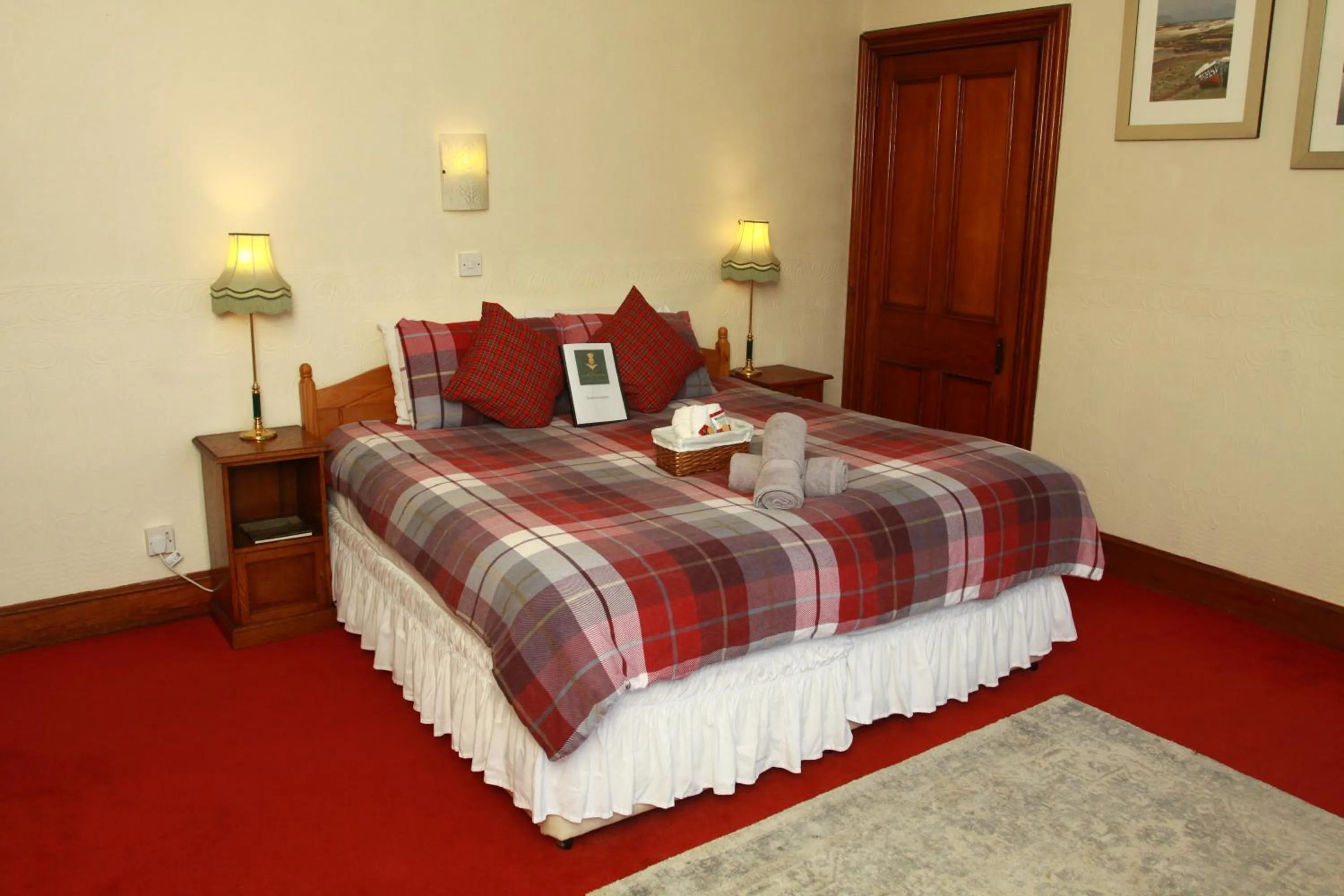 Bed in The Retreat Hotel