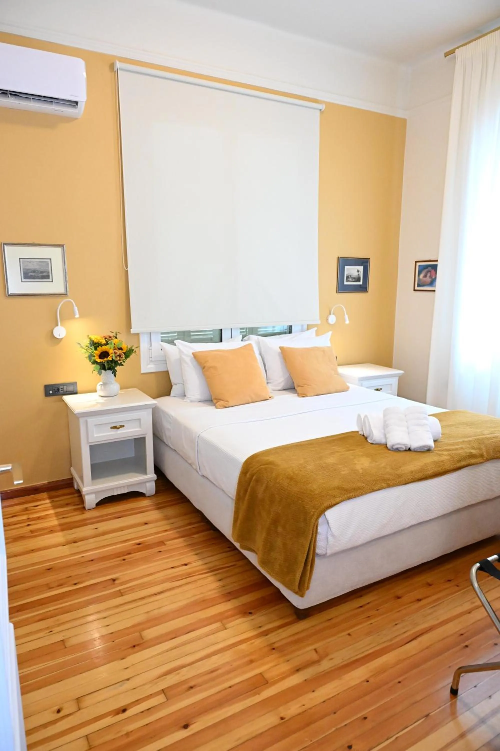 Photo of the whole room, Bed in Porto Nafplio