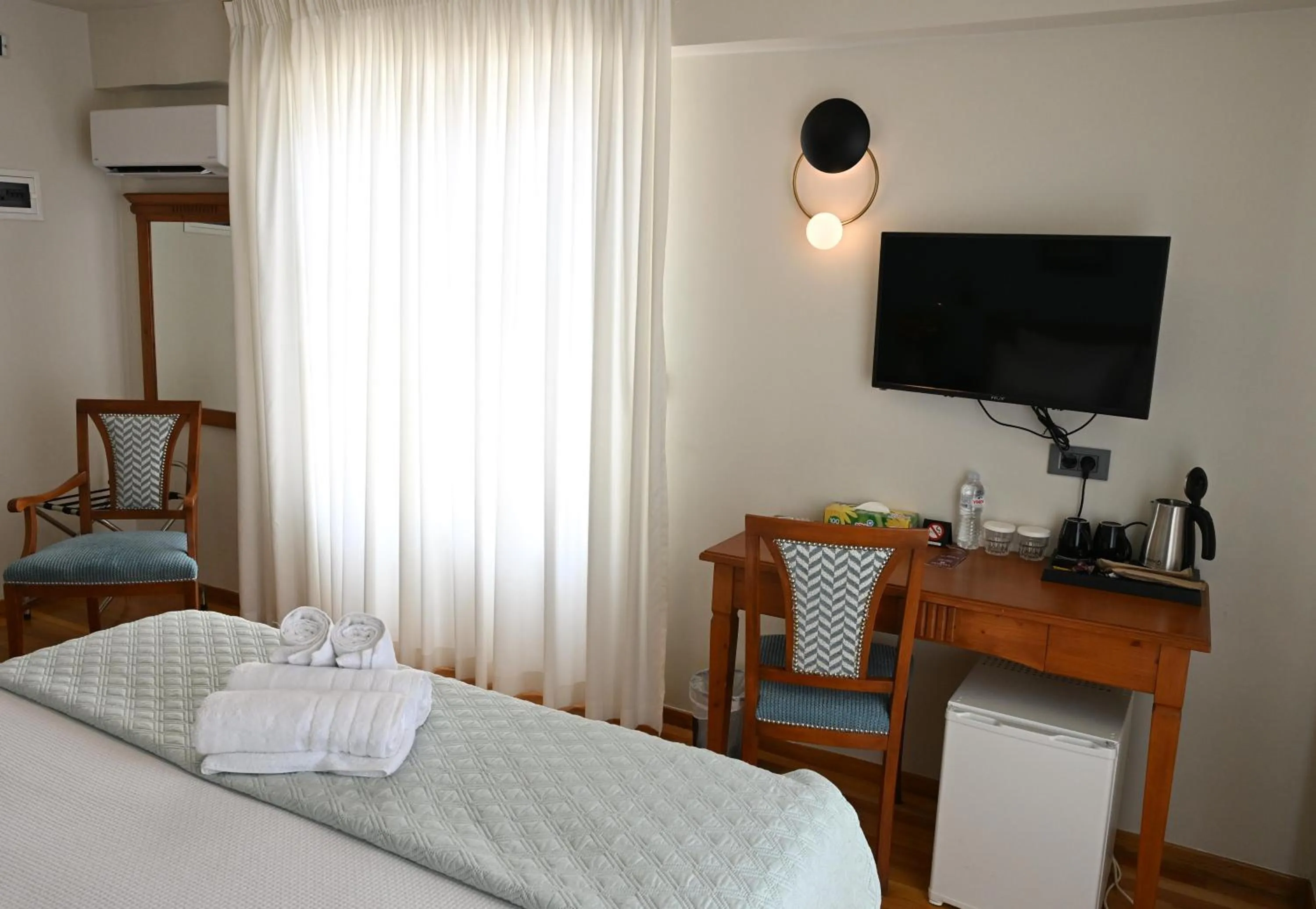Photo of the whole room, Bed in Porto Nafplio