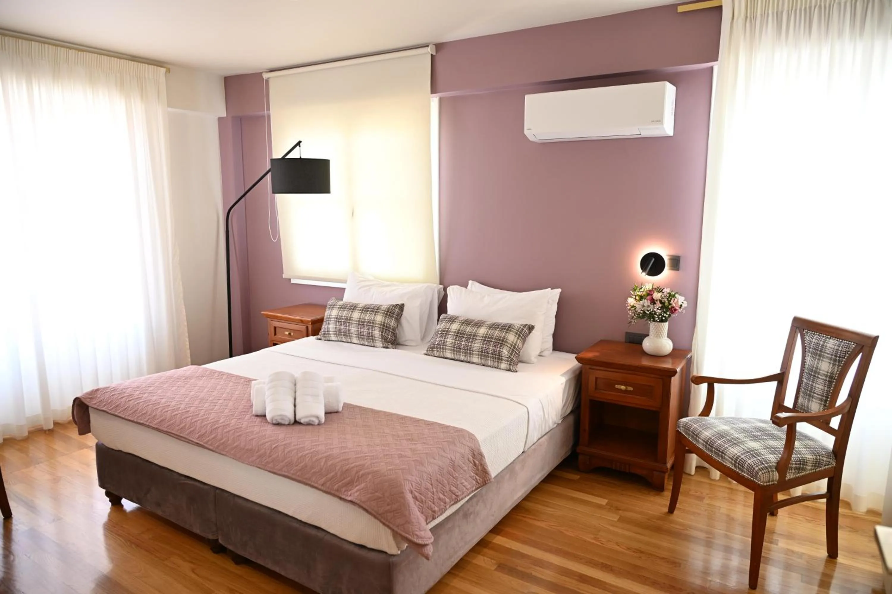 Photo of the whole room, Bed in Porto Nafplio