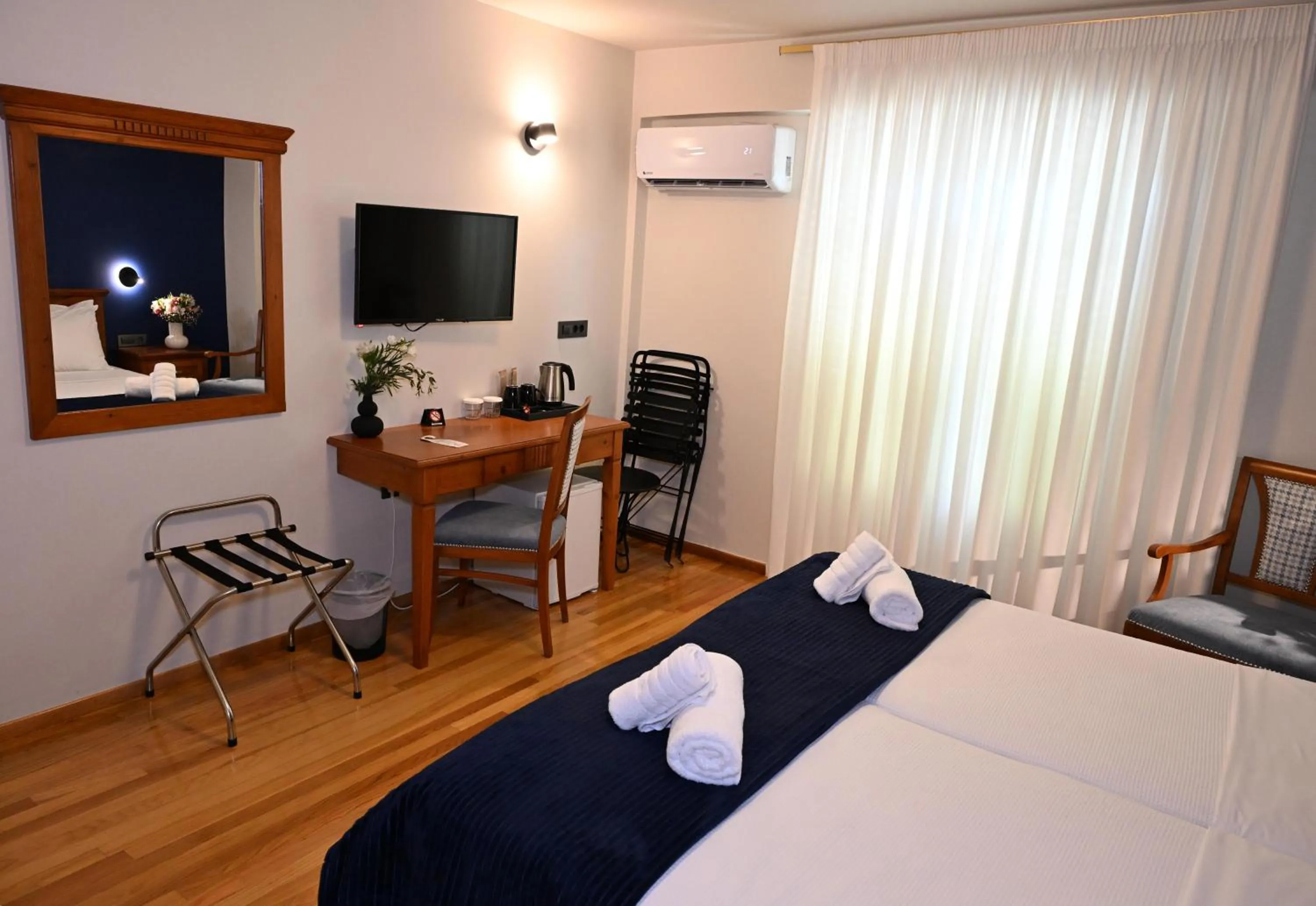 Photo of the whole room, Bed in Porto Nafplio