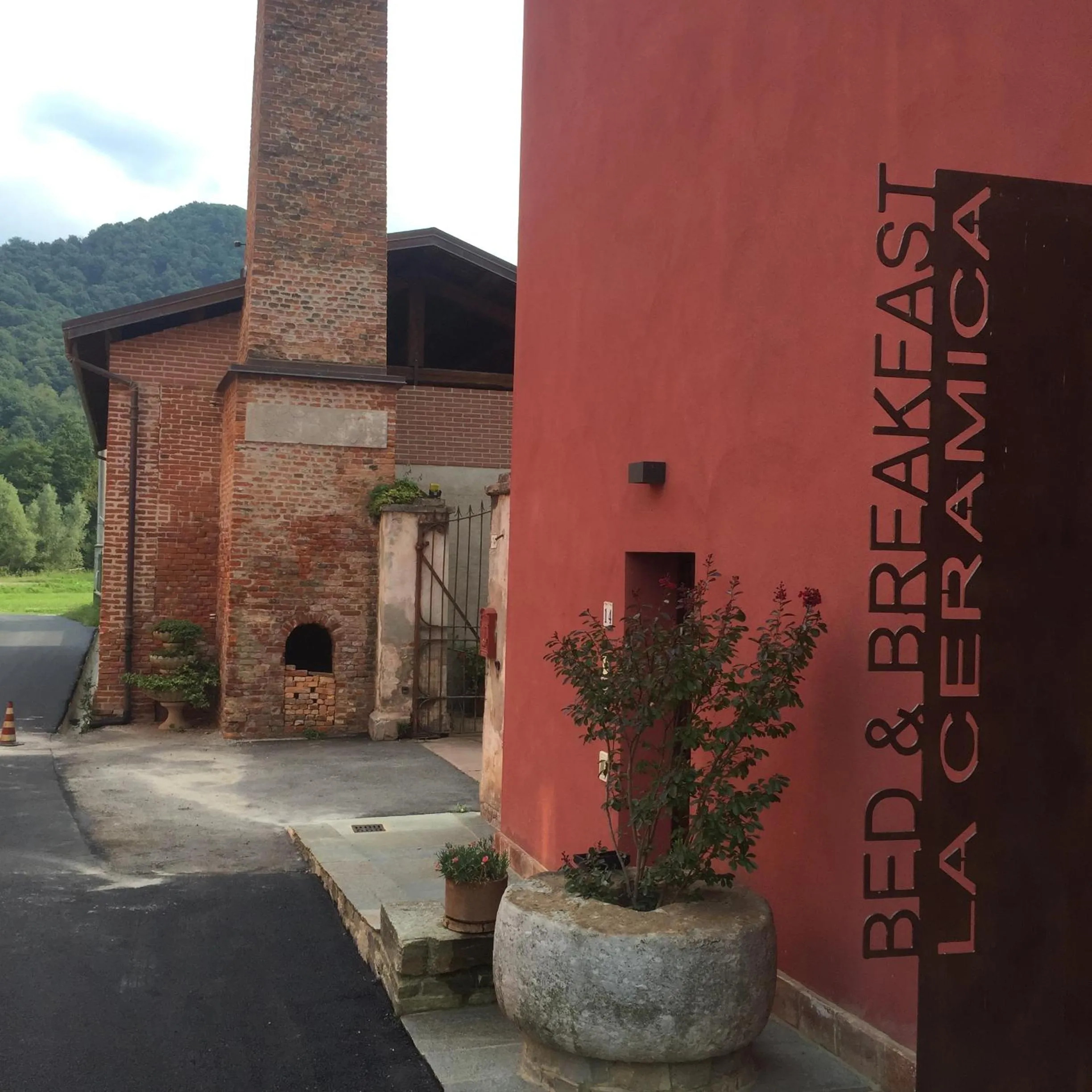 Property building in B&B La Ceramica Moline