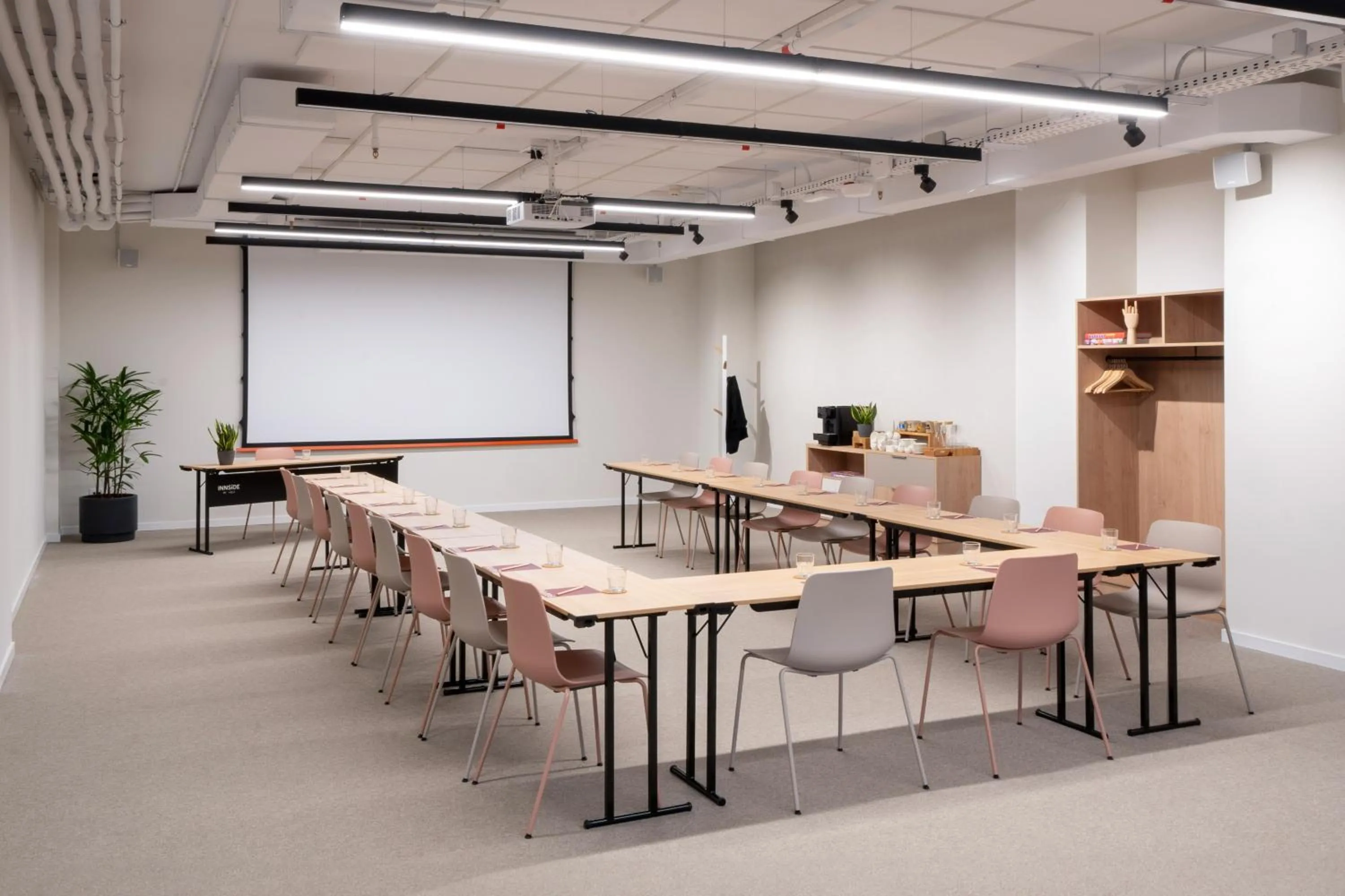 Meeting/conference room in INNSiDE by Meliá Madrid Valdebebas