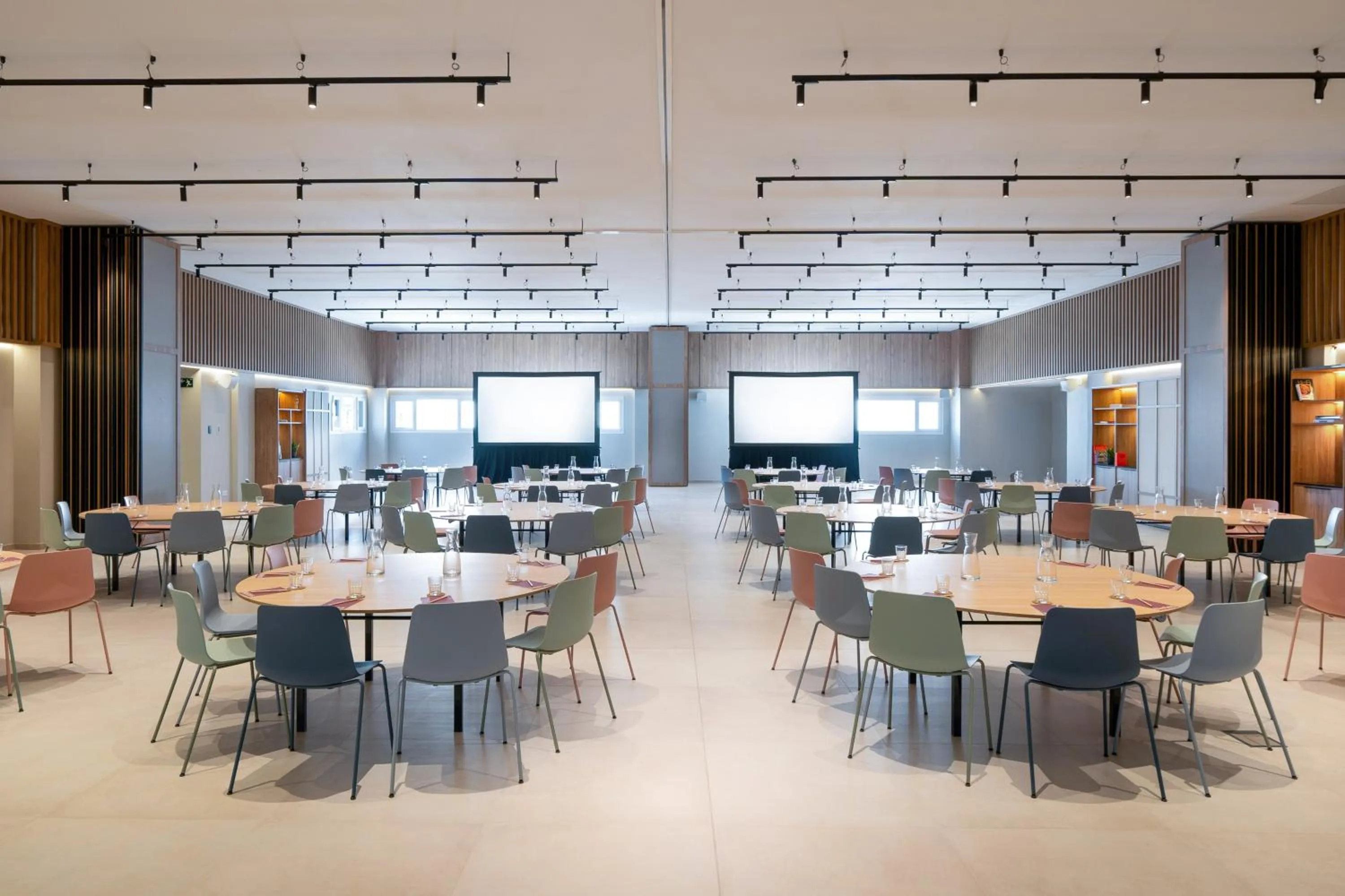 Restaurant/places to eat in INNSiDE by Meliá Madrid Valdebebas