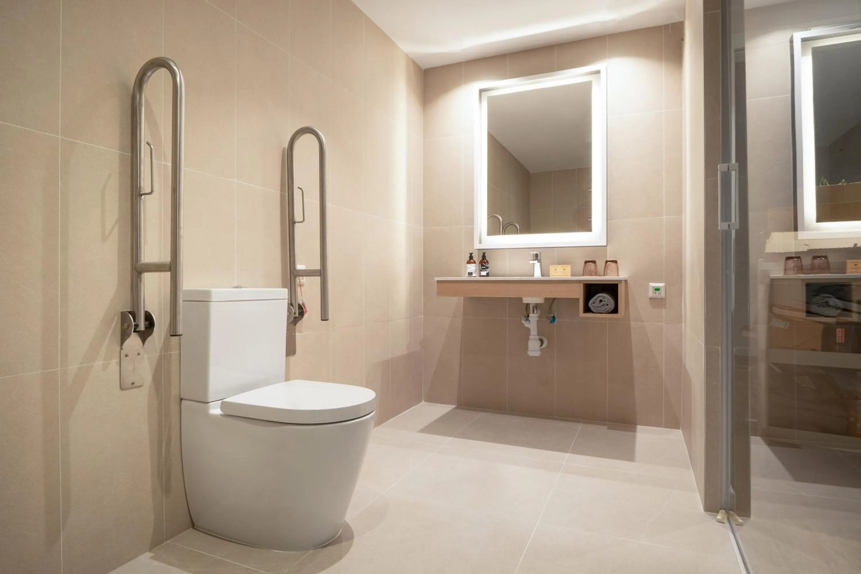 Bathroom in INNSiDE by Meliá Madrid Valdebebas