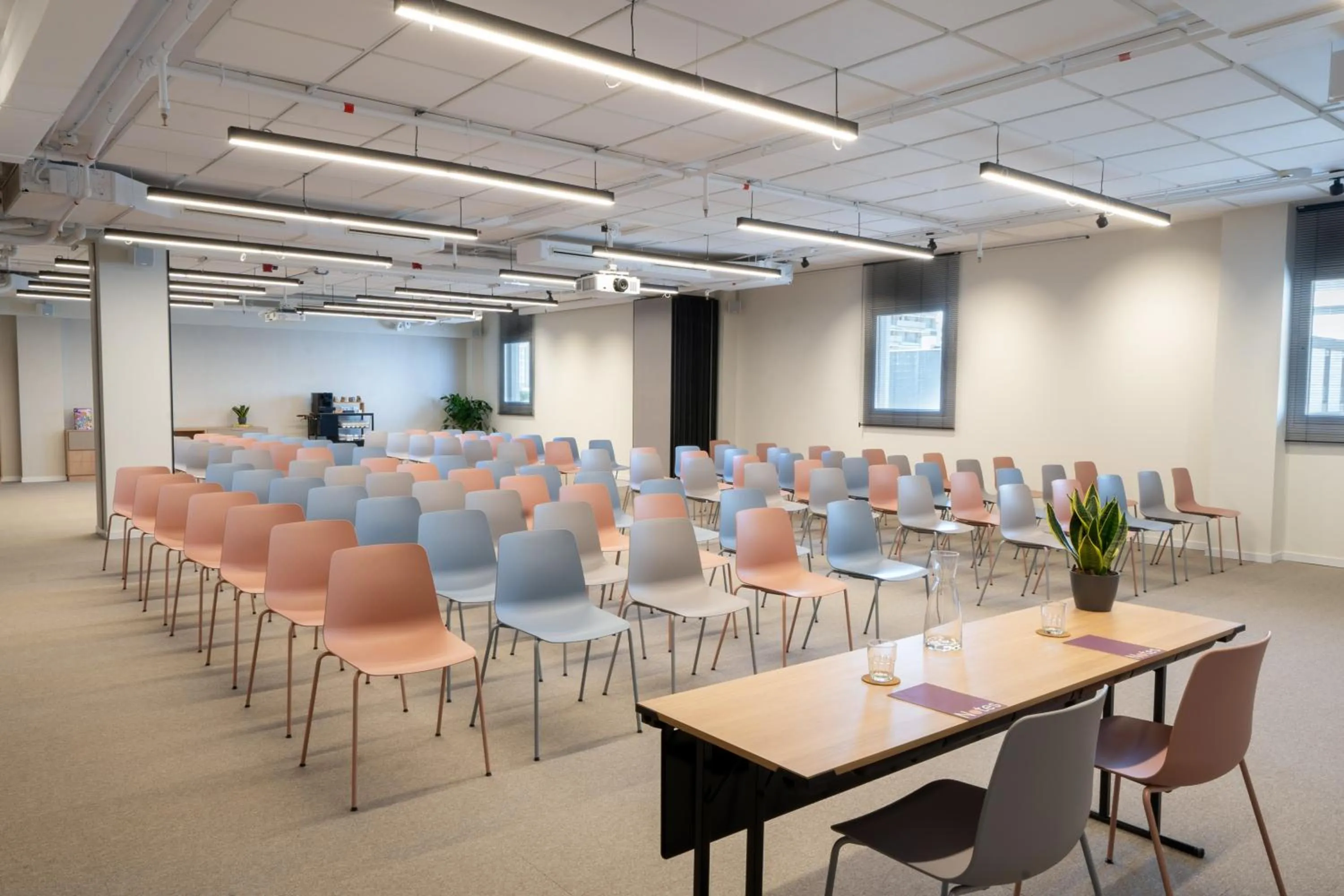 Meeting/conference room in INNSiDE by Meliá Madrid Valdebebas