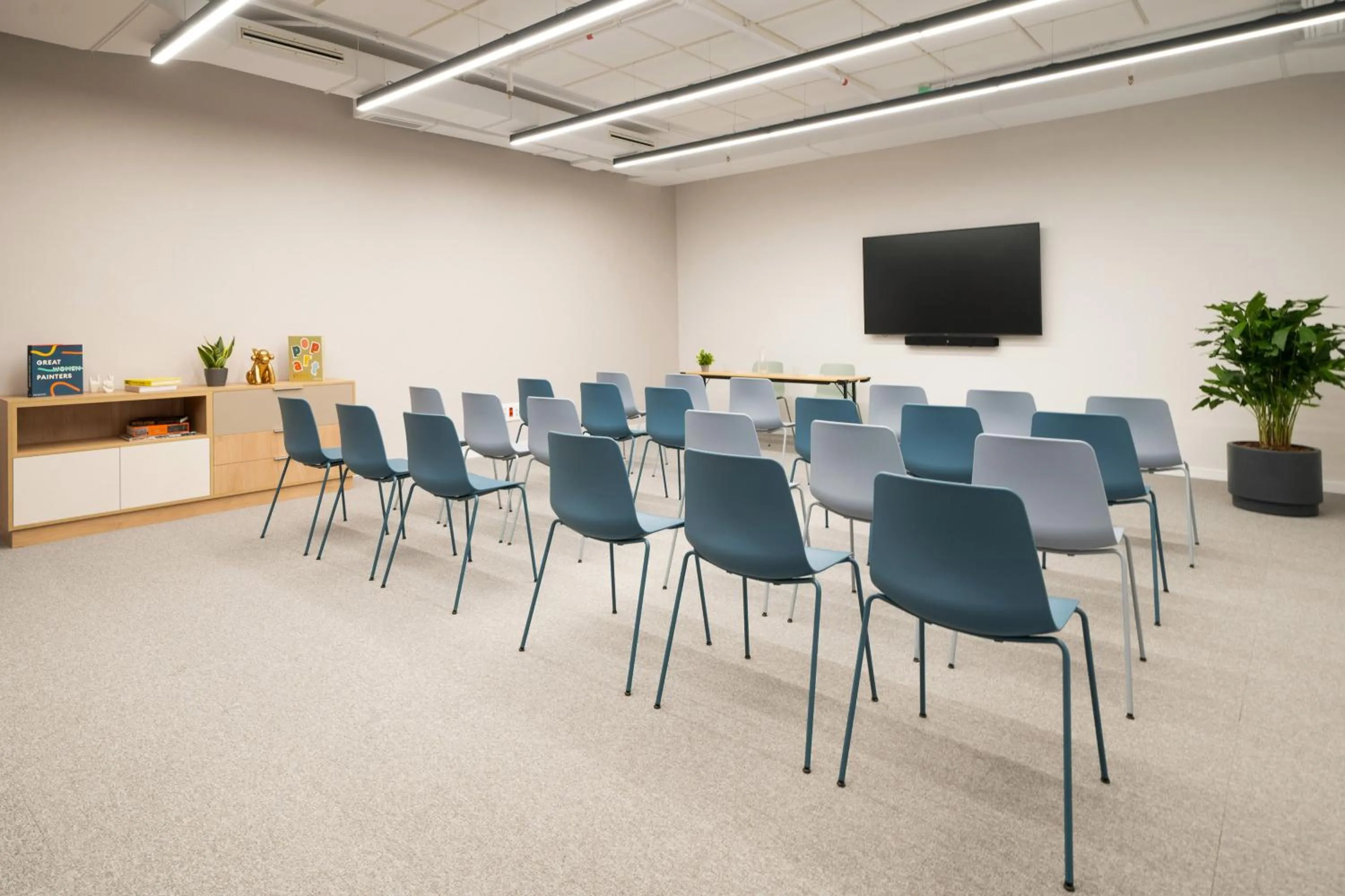 Meeting/conference room in INNSiDE by Meliá Madrid Valdebebas