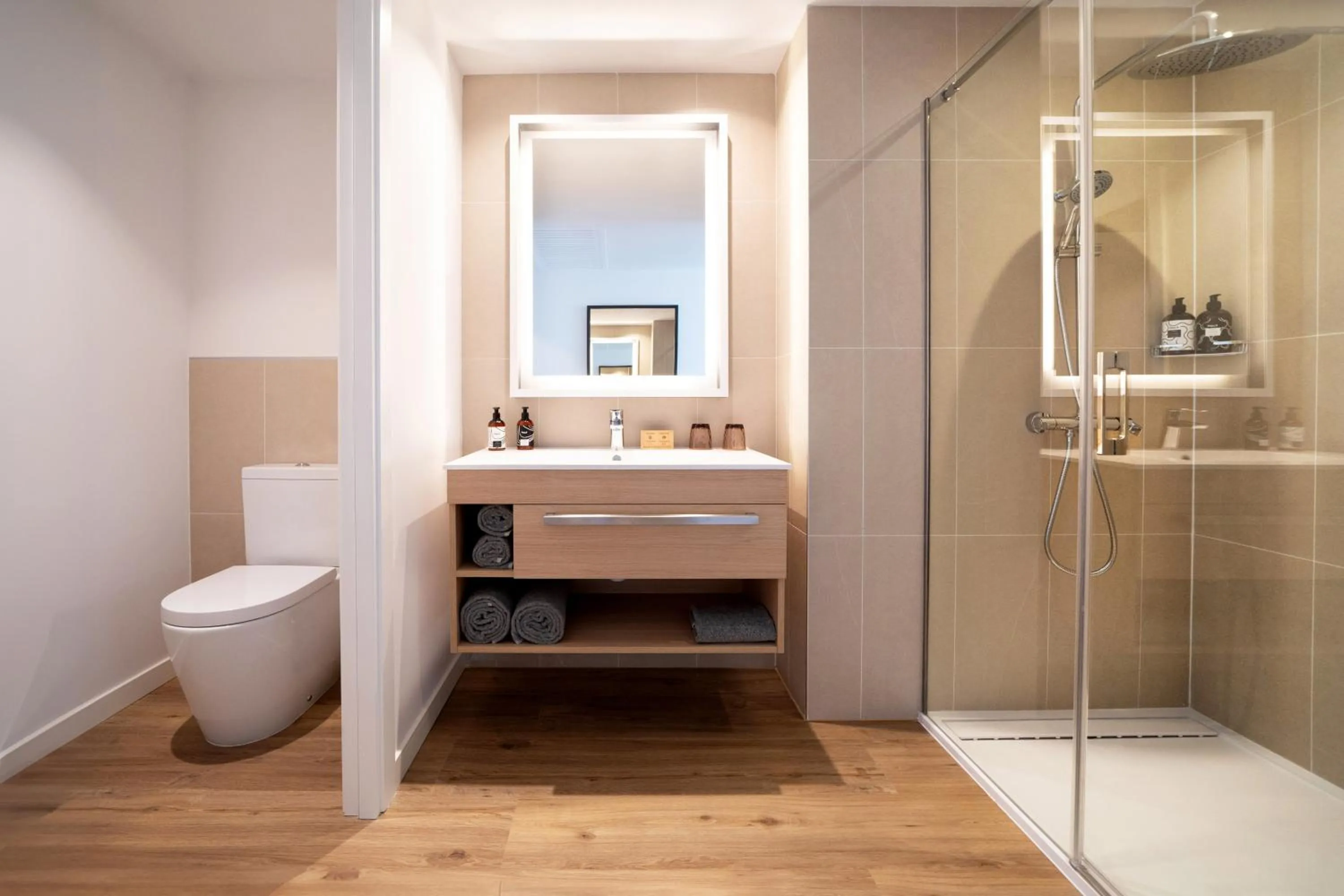 Bathroom in INNSiDE by Meliá Madrid Valdebebas