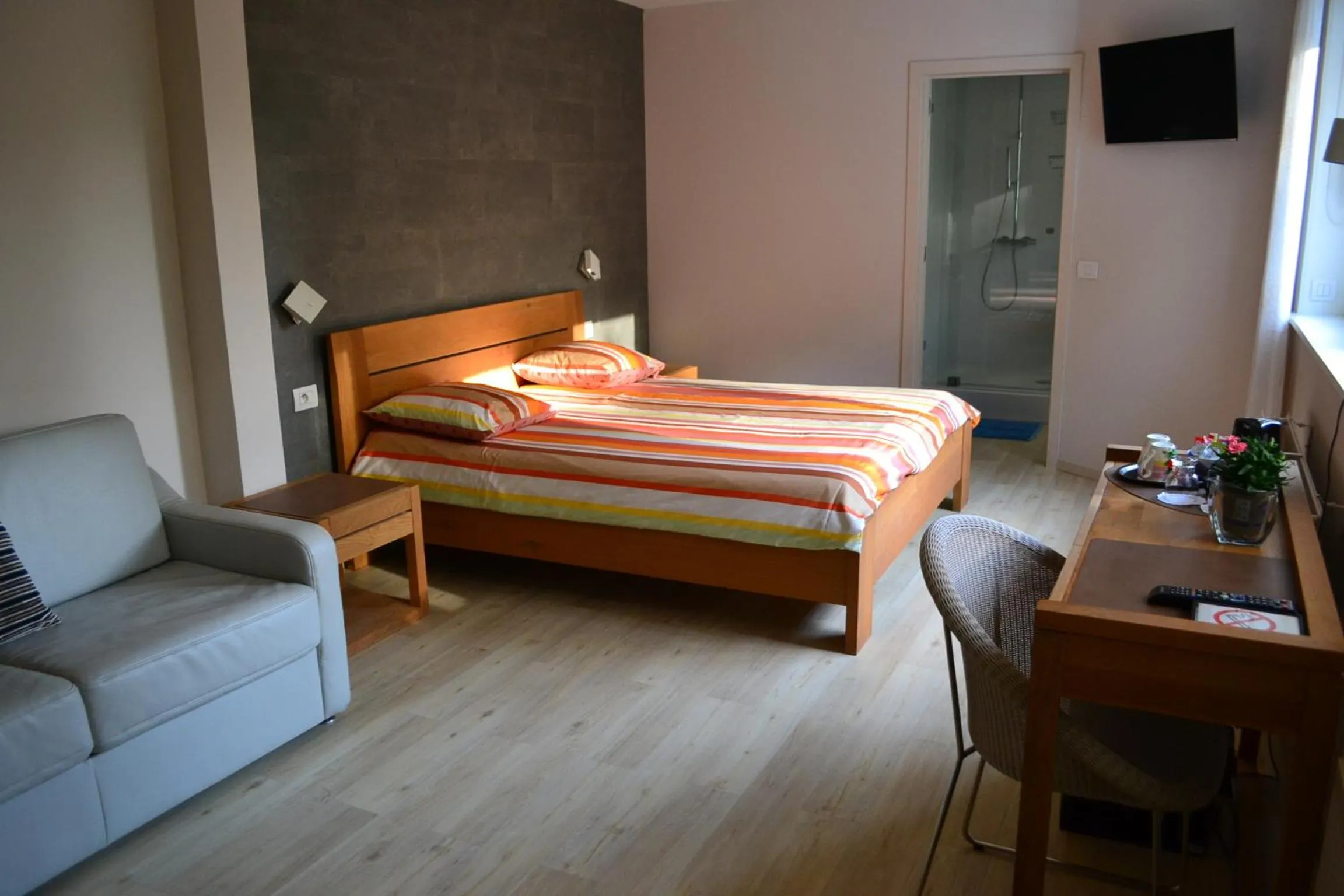 Bedroom, Bed in B&B Lobelia-Brugge