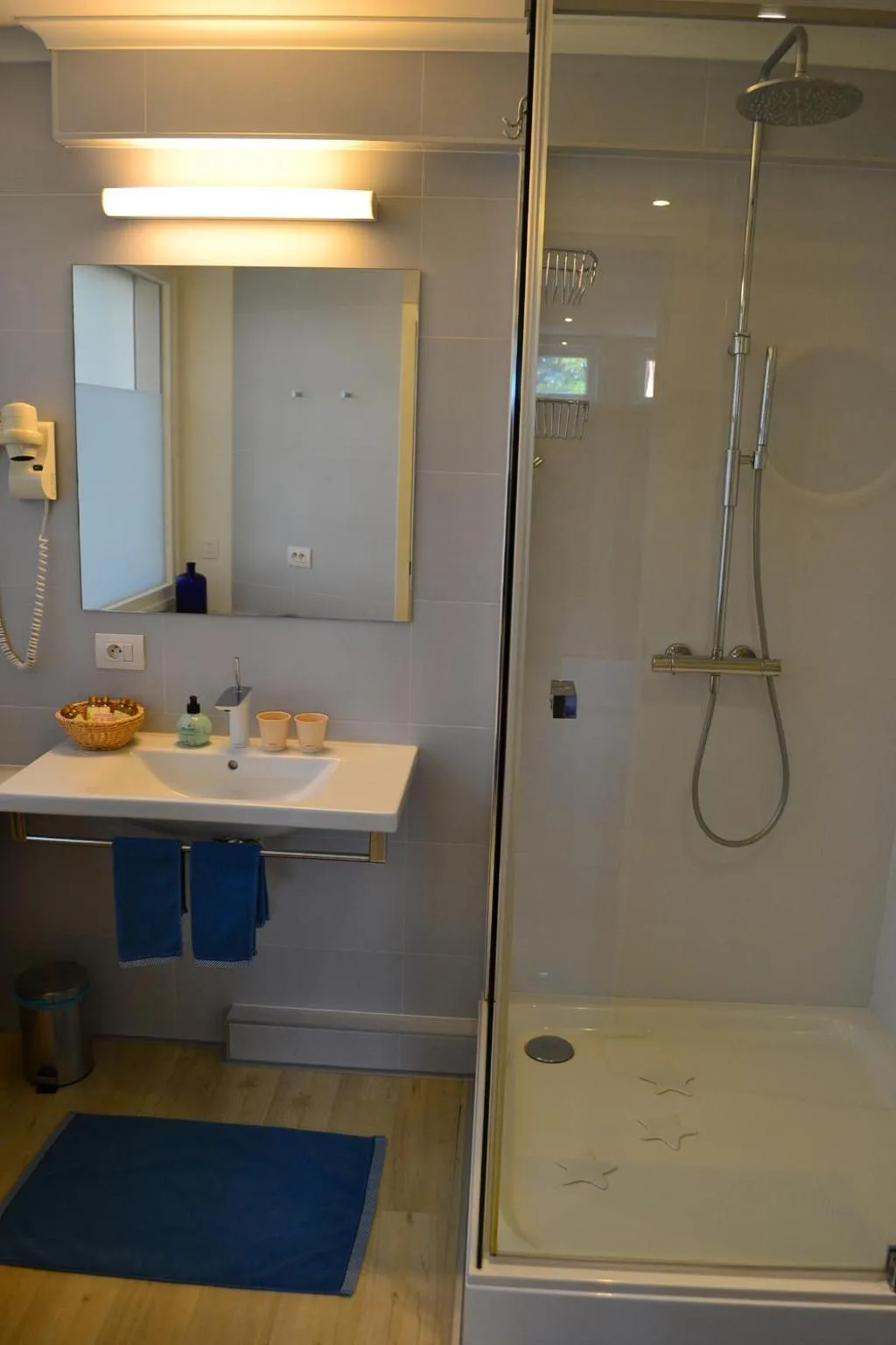 Bathroom in B&B Lobelia-Brugge