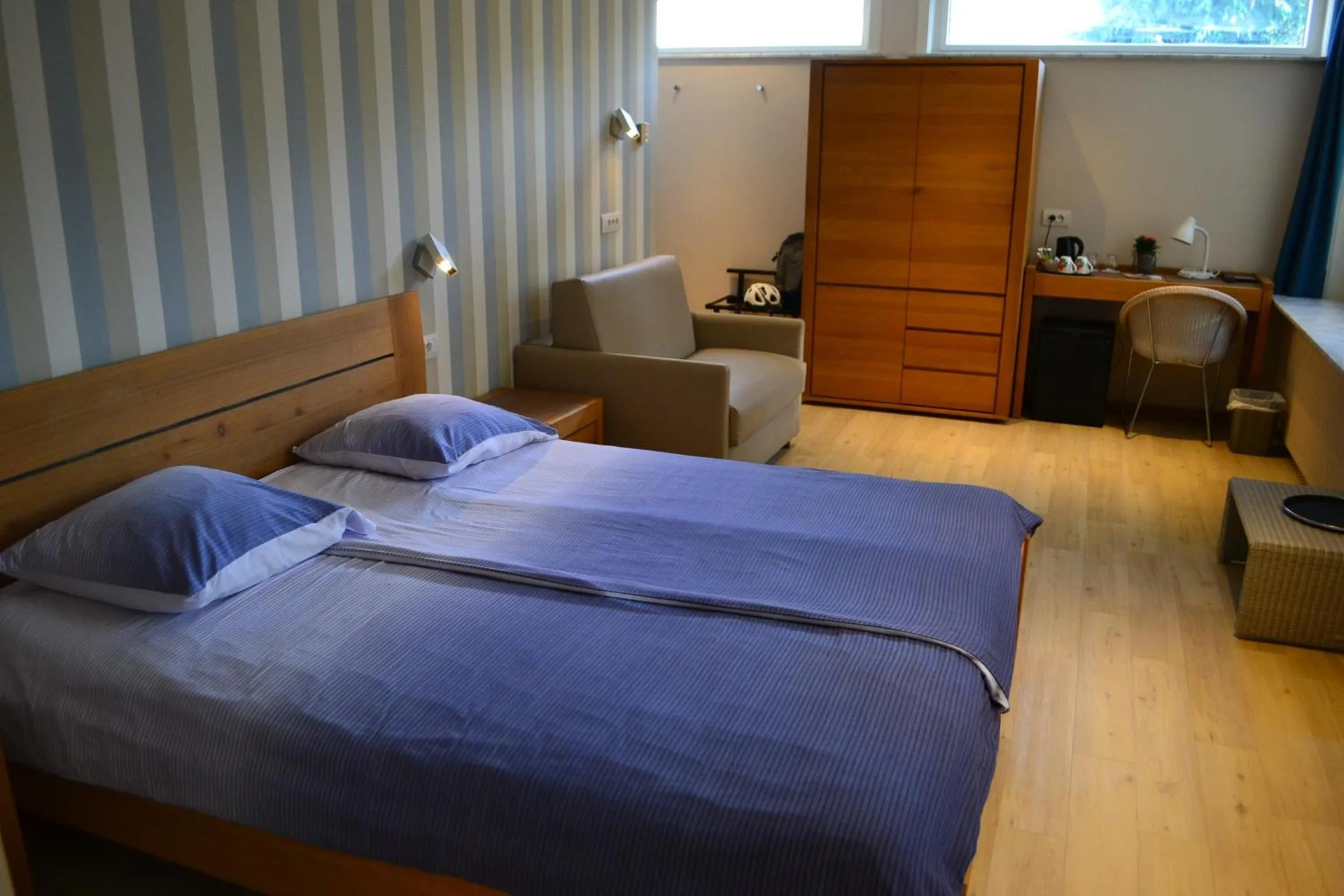 Bedroom, Bed in B&B Lobelia-Brugge