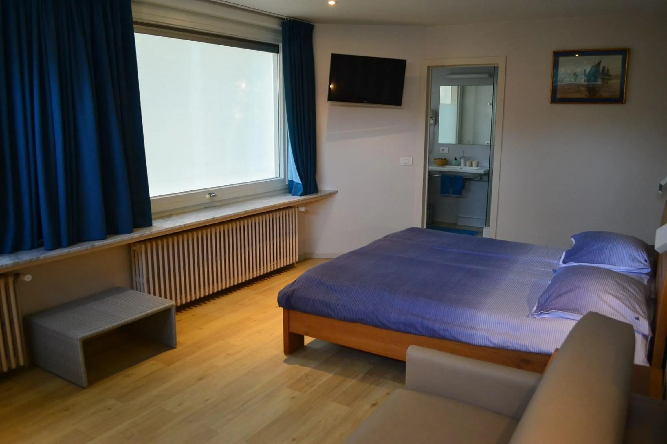 Bedroom, Bed in B&B Lobelia-Brugge